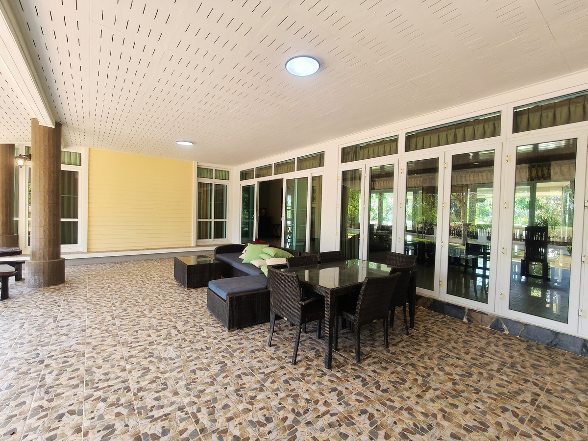 ขายบ้านระยอง : ⛳️ ขายบ้านหรูสไตล์รีสอร์ท ติดสนามกอล์ฟ Eastern Star ระยอง บนที่ดินผืนใหญ่ 880 ตร.ว. ชีวิตพักผ่อนระดับ Exclusive ที่คุณครอบครองได้