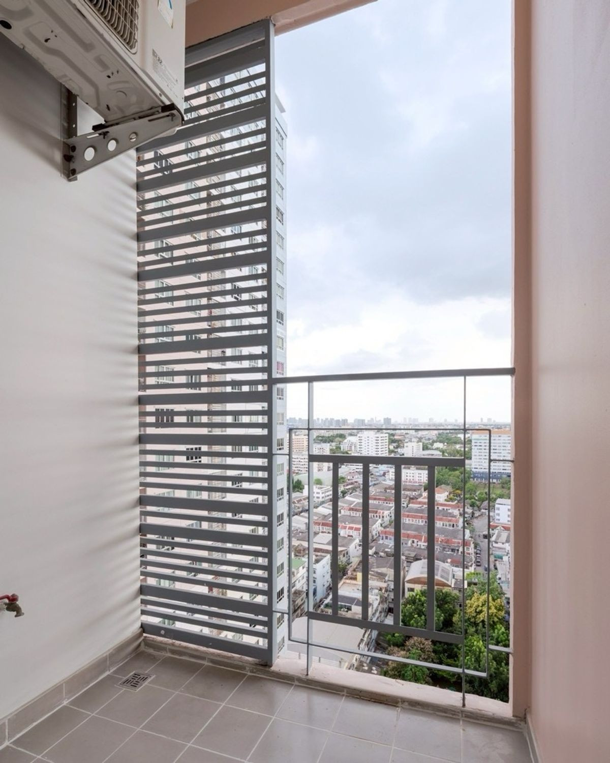 ขายคอนโดปิ่นเกล้า จรัญสนิทวงศ์ : ขายด่วน 📍The Trust Residence Pinklao 📍 เดินทางสะดวก ใกล้ เซ็นทรัลปิ่นเกล้า