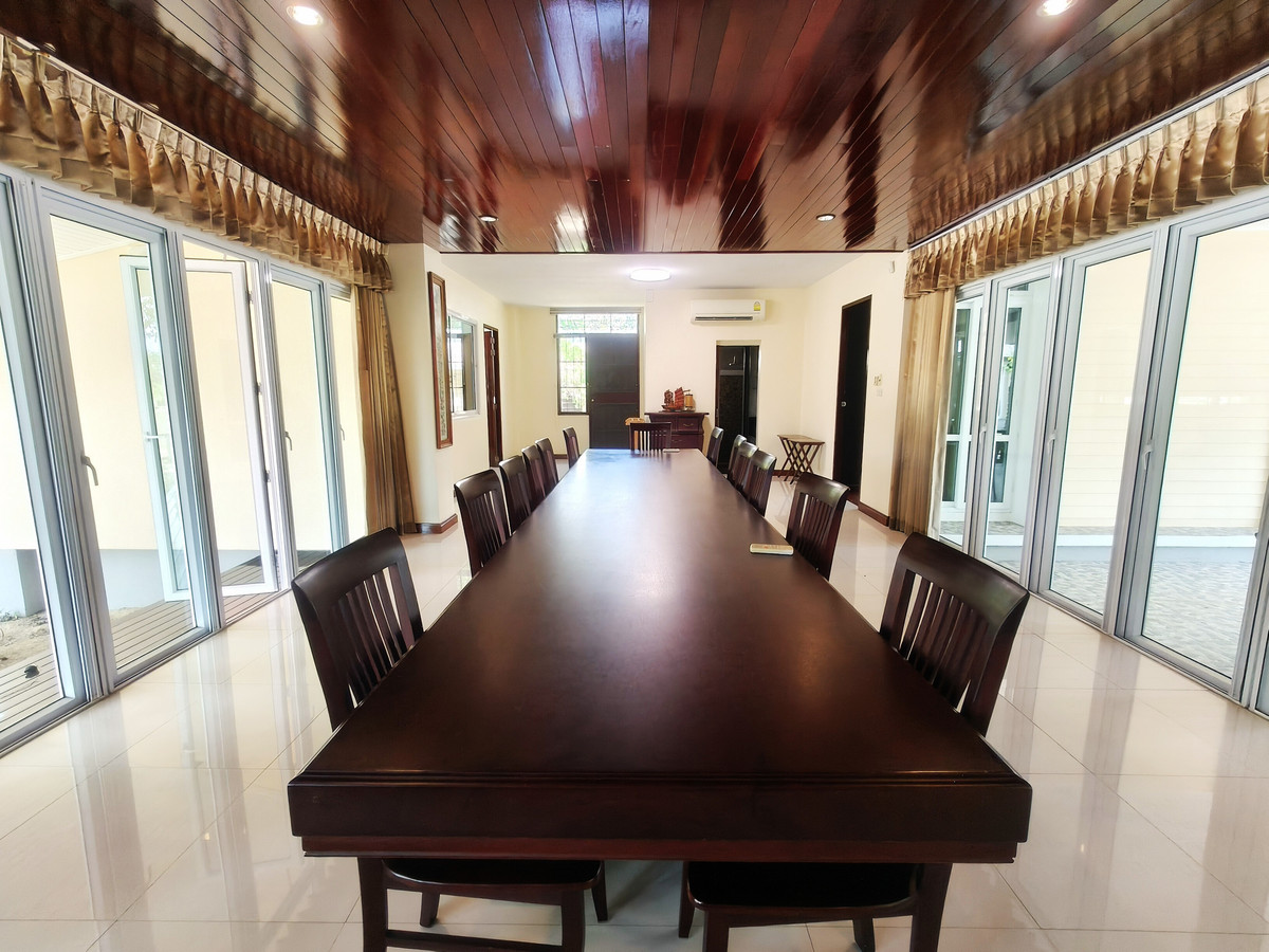 ขายบ้านระยอง : ⛳️ ขายบ้านหรูสไตล์รีสอร์ท ติดสนามกอล์ฟ Eastern Star ระยอง บนที่ดินผืนใหญ่ 880 ตร.ว. ชีวิตพักผ่อนระดับ Exclusive ที่คุณครอบครองได้