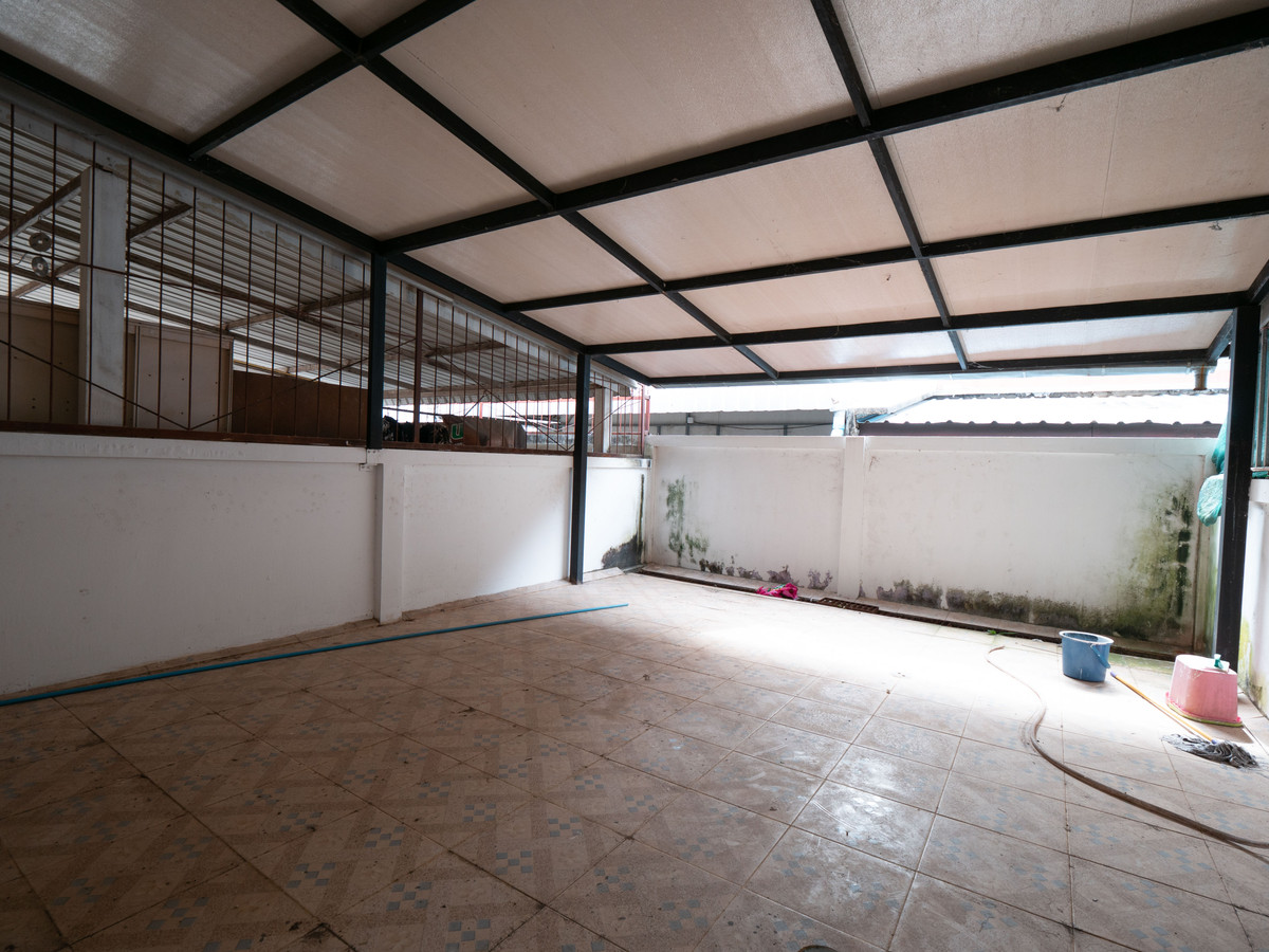 ขายทาวน์โฮมนครพนม : #ขายบ้านริมแม่น้ำโขง #เมืองนครพนม ทำเลดีมากๆ สวยสภาพดี 95% ขายถูก พร้อมอยู่ได้เลย 100 เมตร ถึงริมโขง  #ขายทาวน์เฮาส์ริมโขง 2 ชั้น ขนาด 34.9 ตรว. พื้นที่ใช้สอยรวม 200 ตรม. 2 นอน 2 น้ำ 1 ครัว 2 ที่จอดรถ 