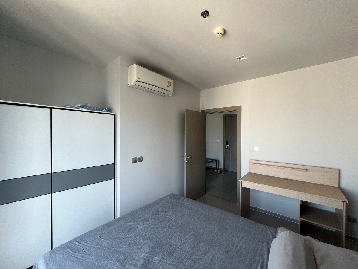 For RentCondoRama9, Petchburi, RCA : High-Floor 1BR at Life Asoke-Rama 9 | 32sqm | Floor 39 | Stunning Views | 21,500 THB