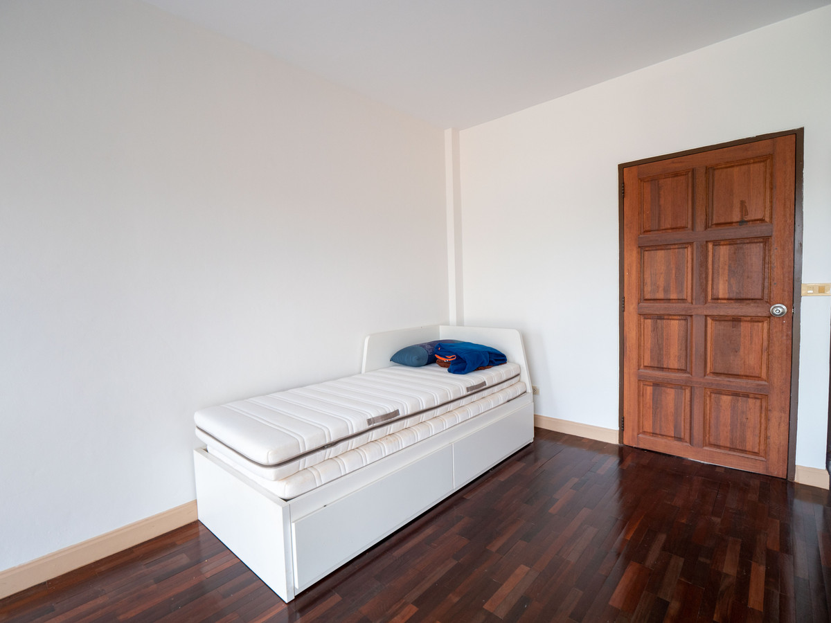 ขายทาวน์โฮมนครพนม : #ขายบ้านริมแม่น้ำโขง #เมืองนครพนม ทำเลดีมากๆ สวยสภาพดี 95% ขายถูก พร้อมอยู่ได้เลย 100 เมตร ถึงริมโขง  #ขายทาวน์เฮาส์ริมโขง 2 ชั้น ขนาด 34.9 ตรว. พื้นที่ใช้สอยรวม 200 ตรม. 2 นอน 2 น้ำ 1 ครัว 2 ที่จอดรถ 