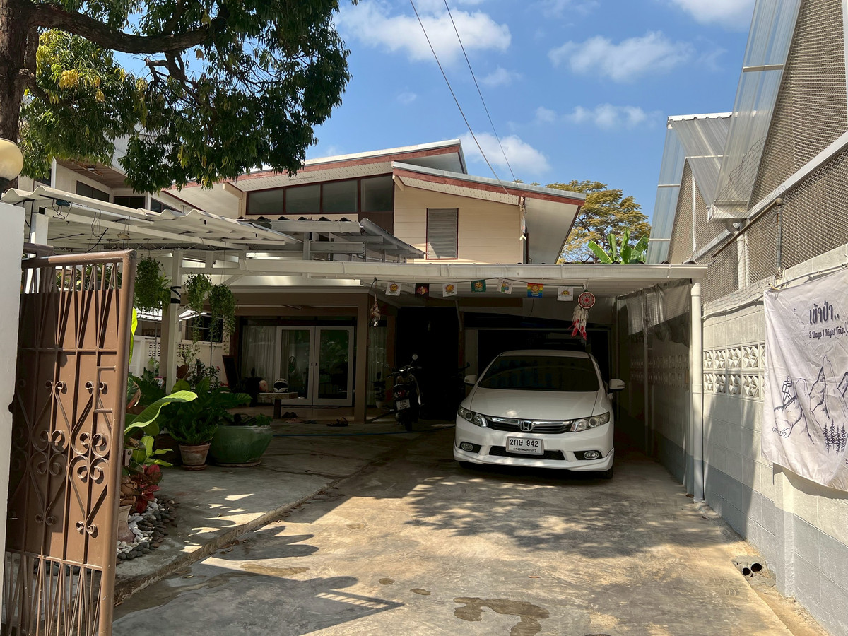 ขายบ้านสะพานควาย จตุจักร : บ้านเดี่ยวซอยลาดพร้าว 15 แยก 2 เนื้อที่ 76 ตารางวา ห่างจาก MRT ลาดพร้าว เพียงเดิน 5 นาที