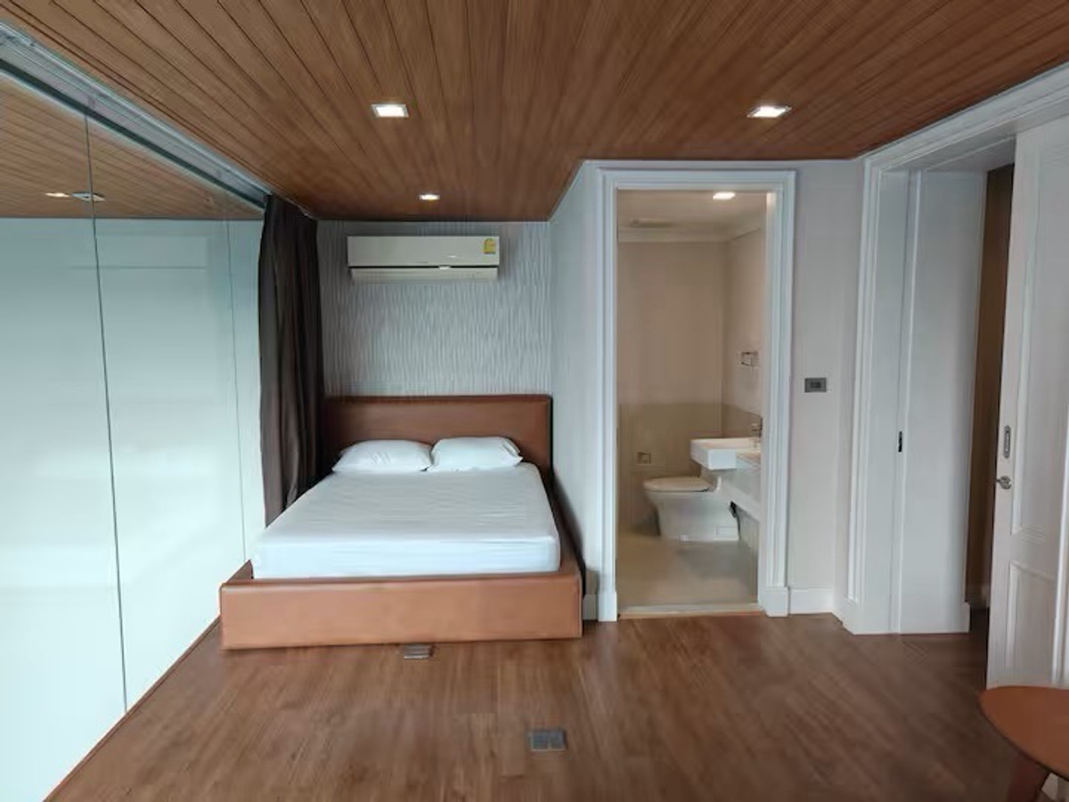 ให้เช่าบ้านสุขุมวิท อโศก ทองหล่อ : บ้านหรูให้เช่า ใกล้ BTS พร้อมพงษ์ 4 ห้องนอน พร้อมสระว่ายน้ำและลิฟต์ส่วนตัว
