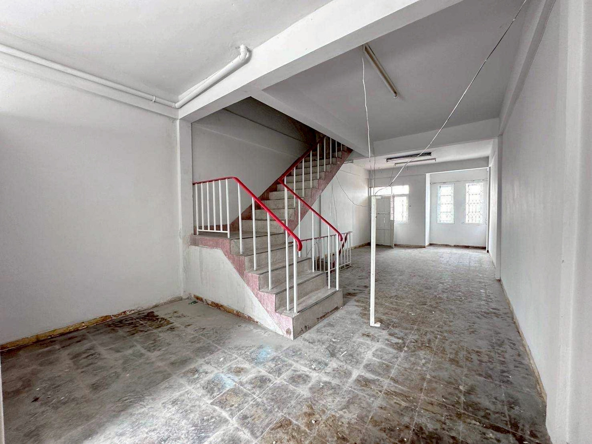 For SaleShop HouseBang kae, Phetkasem : Shophouse/commercial building for sale, 3 floors Soi Phetkasem 18/1, near MRT Bang Phai, MRT Tha Phra, very good location, only 20 meters from the main road.