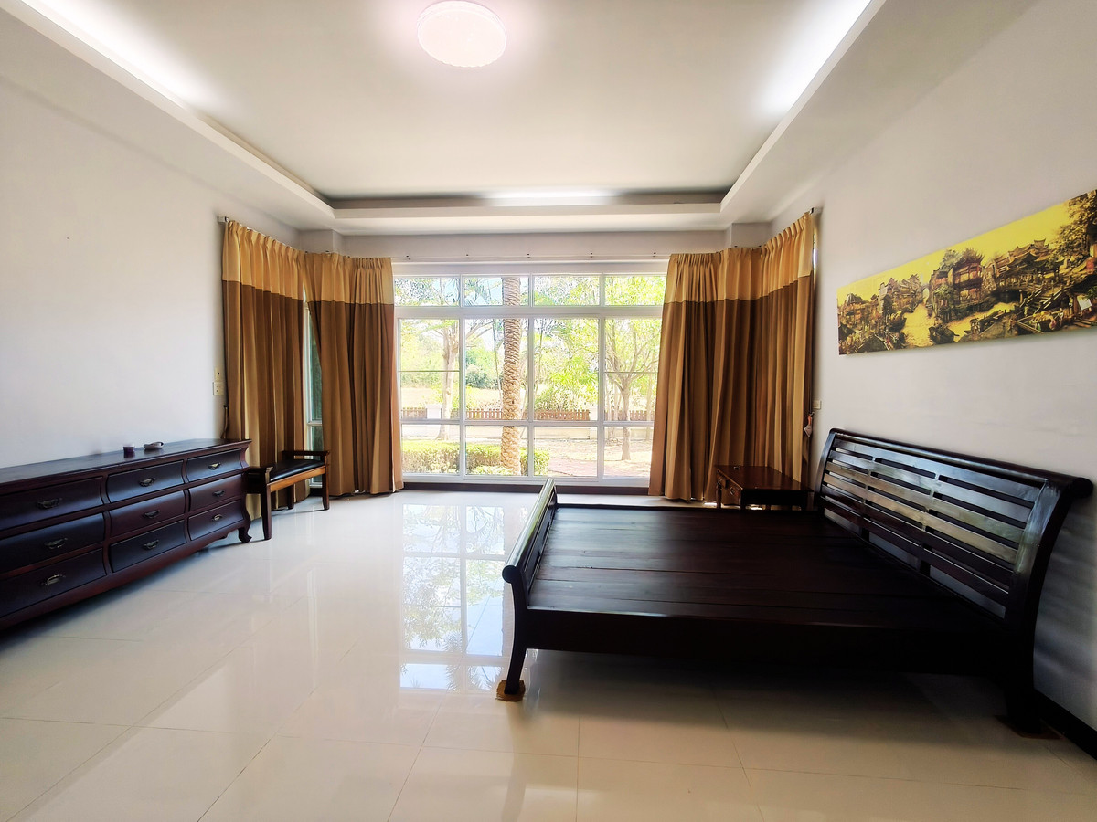 ขายบ้านระยอง : ⛳️ ขายบ้านหรูสไตล์รีสอร์ท ติดสนามกอล์ฟ Eastern Star ระยอง บนที่ดินผืนใหญ่ 880 ตร.ว. ชีวิตพักผ่อนระดับ Exclusive ที่คุณครอบครองได้