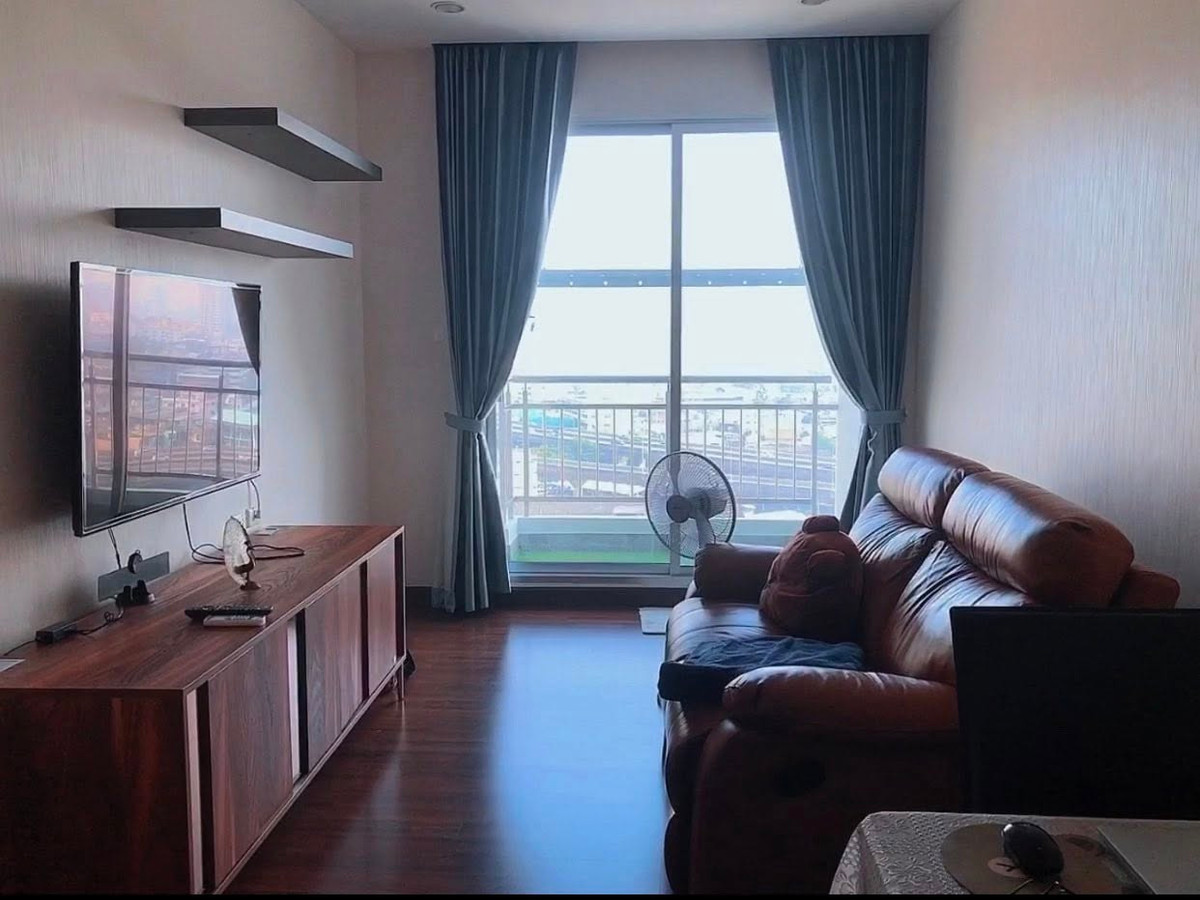 ขายคอนโดสาทร นราธิวาส : 💰 ราคาขาย ด่วน‼️3,600,000 บาท 🌆 วิวเมือง เห็นตึกมหานคร กลางคืนวิวสวยมาก