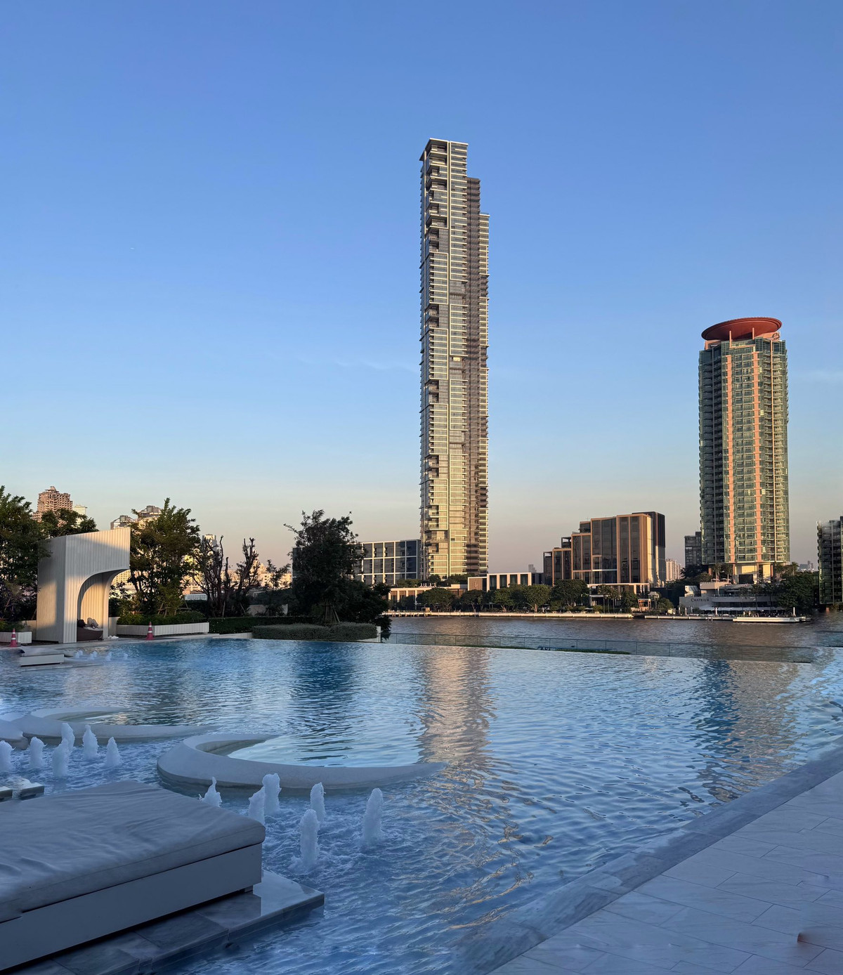 For SaleCondoWongwianyai, Charoennakor : Chapter Charoen Nakhon - Riverside Wake up early and see the curve of the Chao Phraya River. Tea and coffee are more delicious without explanation.