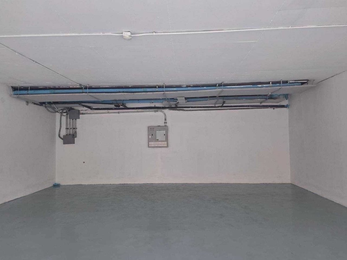 For RentRetail SpaceSukhumvit, Asoke, Thonglor : Space for rent for doing business, 80 square meters @ Thonglor Sukhumvit 55, Floor G, has parking.