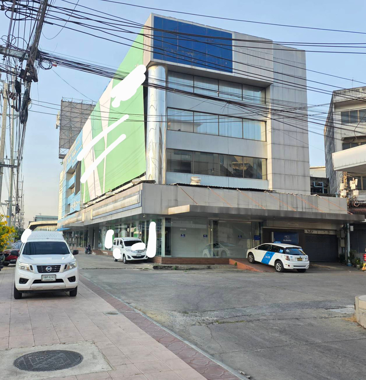 For SaleShowroomRatchadapisek, Huaikwang, Suttisan : Cheap sale, office, showroom, Home office, 5 floors, 3 bedrooms, next to Vibhavadi Road. Near Sutthisan intersection, Saphan Khwai, Huai Khwang