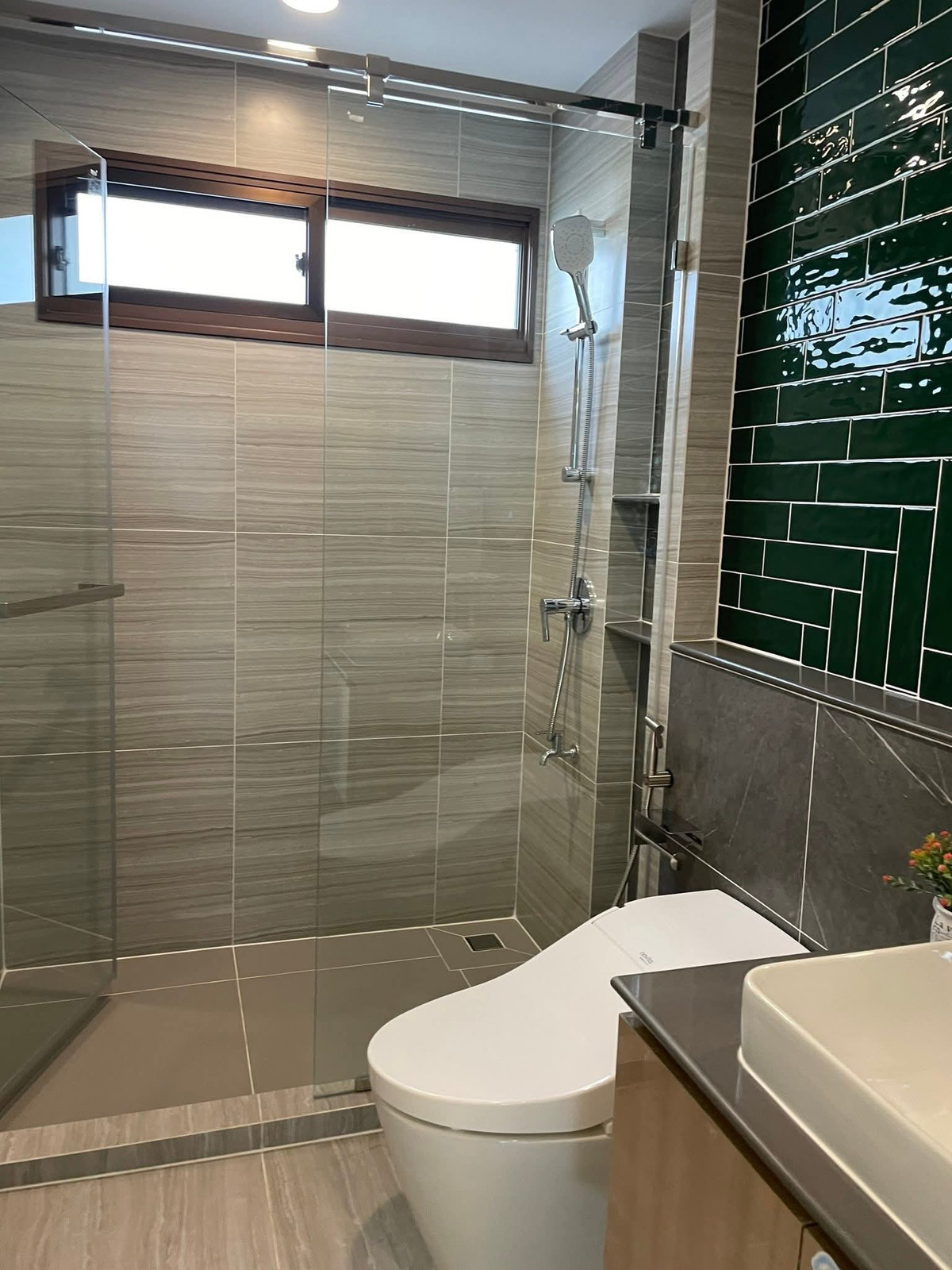 For RentHousePattanakan, Srinakarin : New house, fully furnished Ready to move in immediately, parking for 3 cars, including EV charger ✨