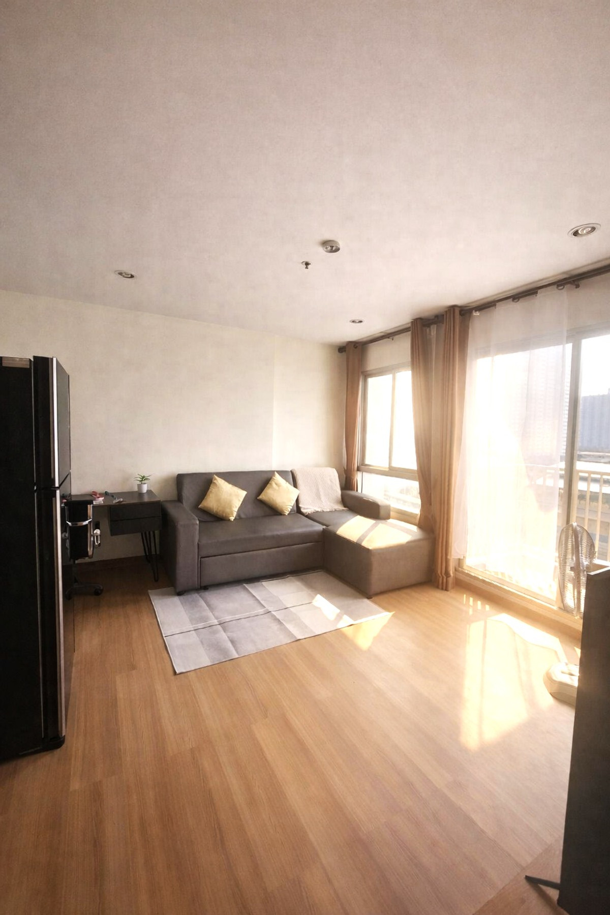 For RentCondoThaphra, Talat Phlu, Wutthakat : For rent: The President Sathorn, Phase 1 building, near BTS/MRT Bang Wa Station, just 1 minute.