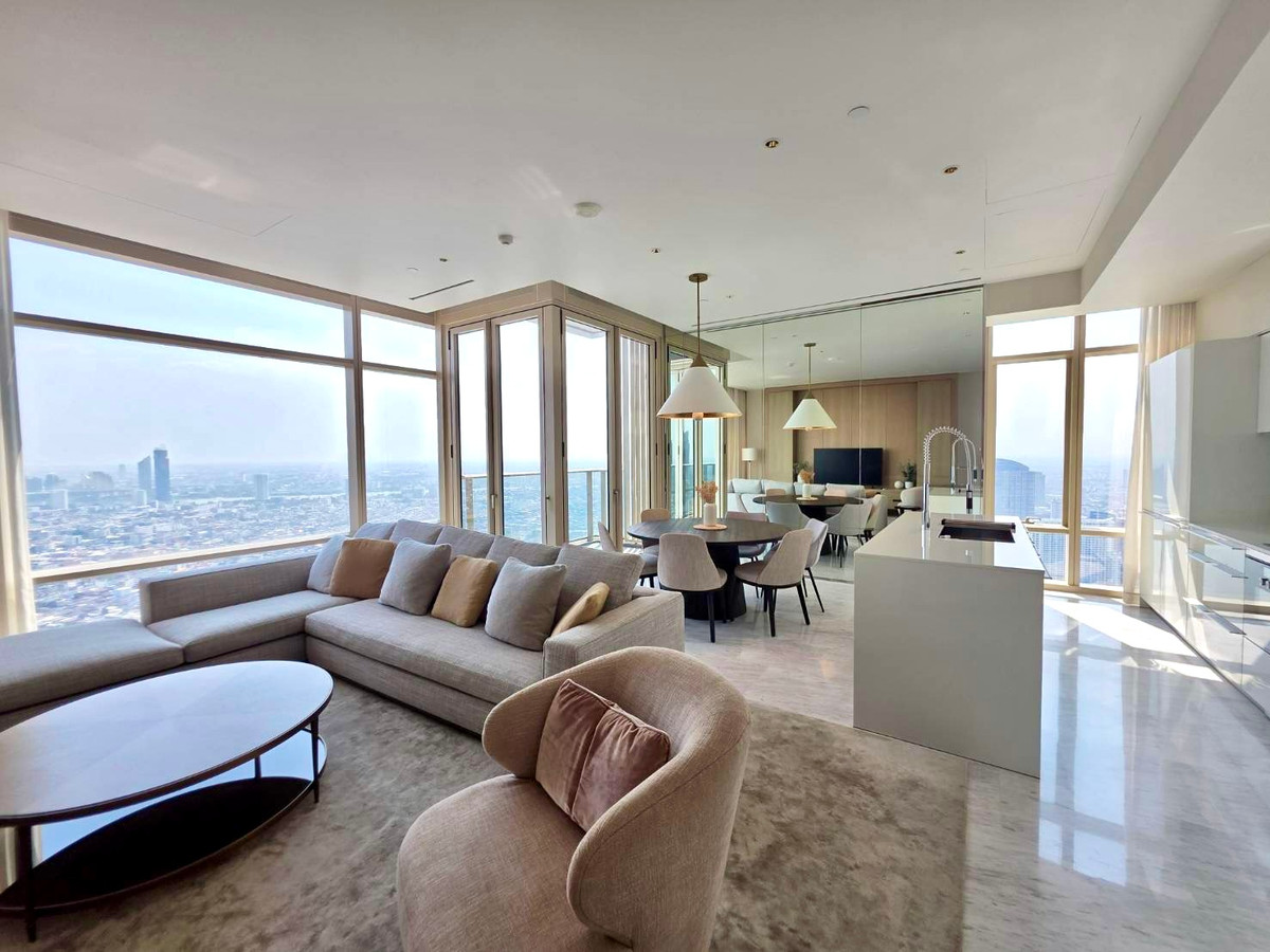 ให้เช่าคอนโดสาทร นราธิวาส : Four Season Private Residences: 2bed 3bath 123sqm 4XFl 260,000/mth Am: 0656199198