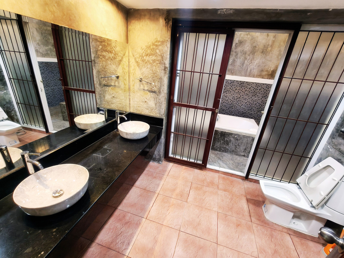 ขายบ้านระยอง : ⛳️ ขายบ้านหรูสไตล์รีสอร์ท ติดสนามกอล์ฟ Eastern Star ระยอง บนที่ดินผืนใหญ่ 880 ตร.ว. ชีวิตพักผ่อนระดับ Exclusive ที่คุณครอบครองได้