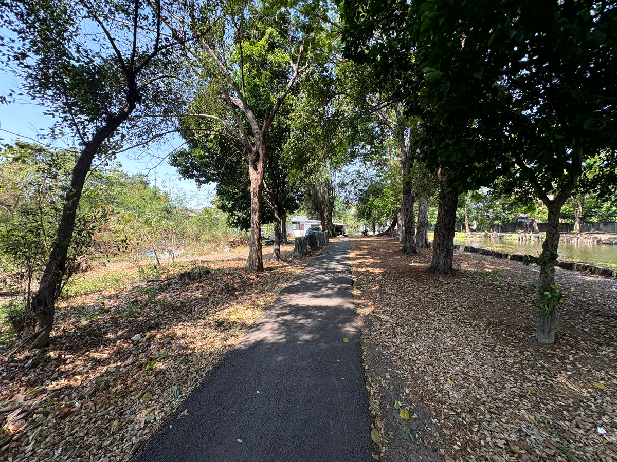 For SaleLandNawamin, Ramindra : (10 February 2026) Lakeside land 208 square wah, lakeside Nawamin Phirom Park, Nawamin 24 Uthen 8-2, width 25 meters, depth 32 meters, 8,500,000.- (40,800.- per square wah)