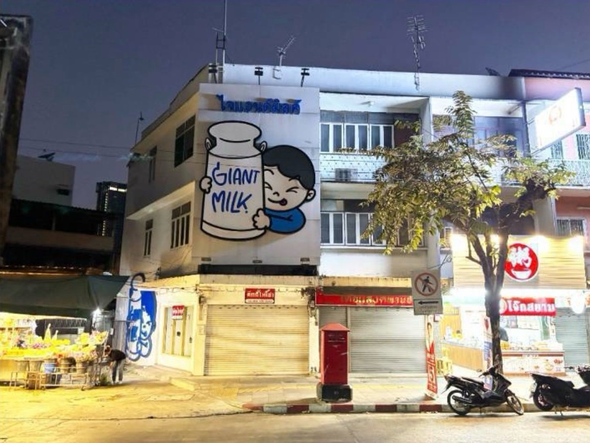 For RentShop HouseLadprao, Central Ladprao : Last chance! 3-story shophouse next to Lat Phrao Road, near Union Mall and Central Lat Phrao, best location in this area.