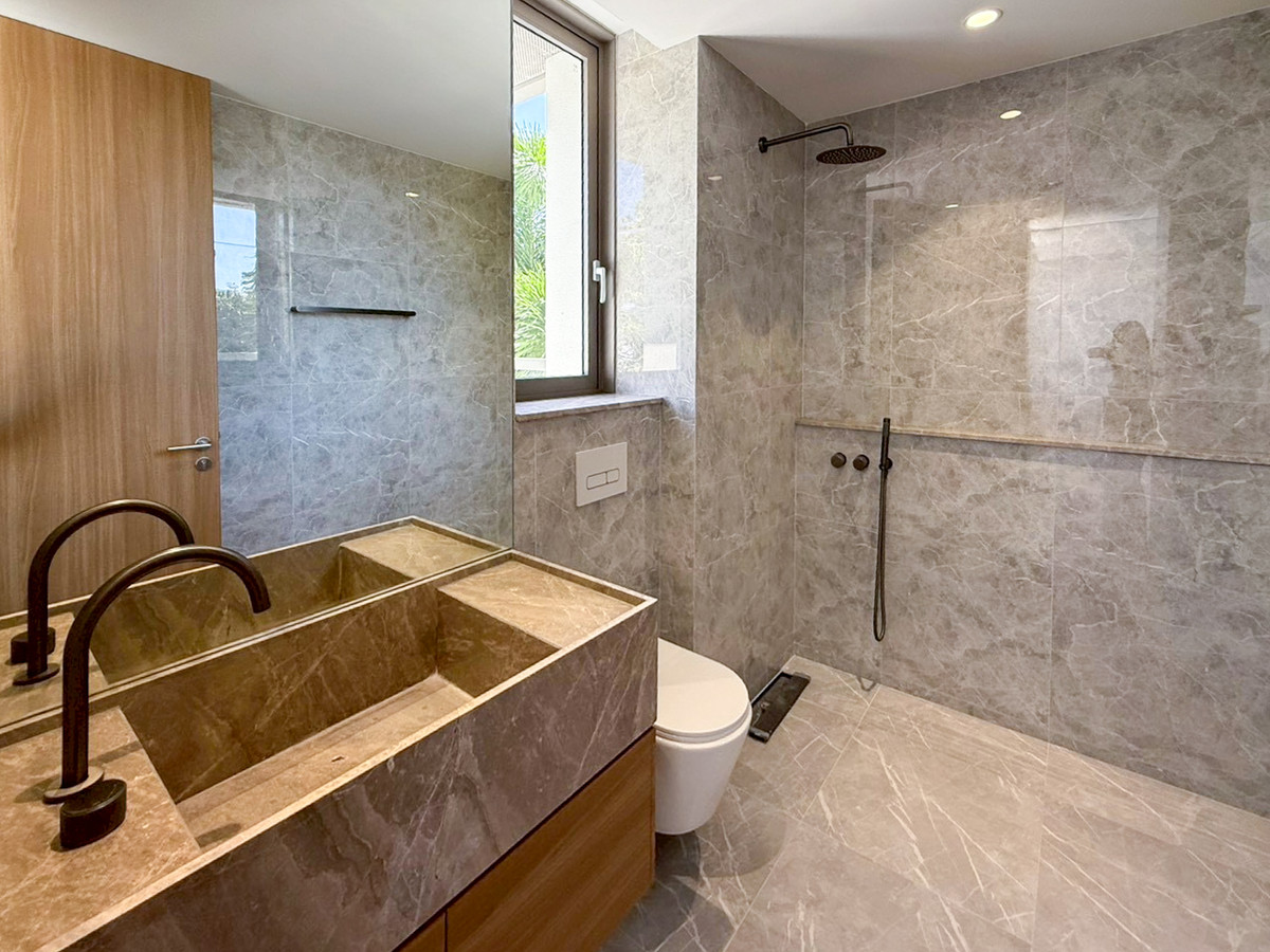 For SaleTownhomeSukhumvit, Asoke, Thonglor : ✨ Townhome / Home Office Luxury | Pridi 14 (Sukhumvit 71) ✨ Premium space Near Ekkamai-Thonglor Just a few minutes Suitable for both living and making a home office in the heart of the city.