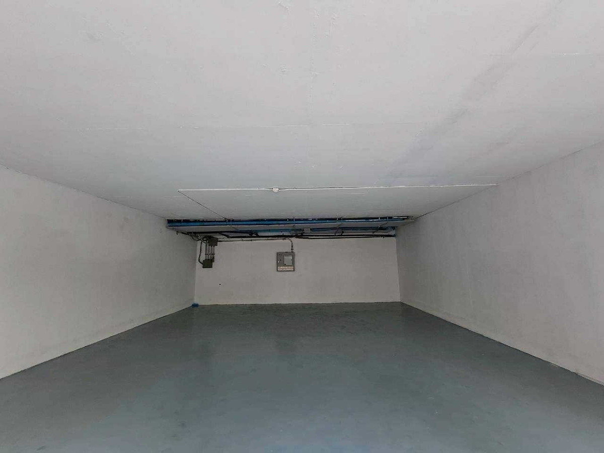 For RentRetail SpaceSukhumvit, Asoke, Thonglor : Space for rent for doing business, 80 square meters @ Thonglor Sukhumvit 55, Floor G, has parking.