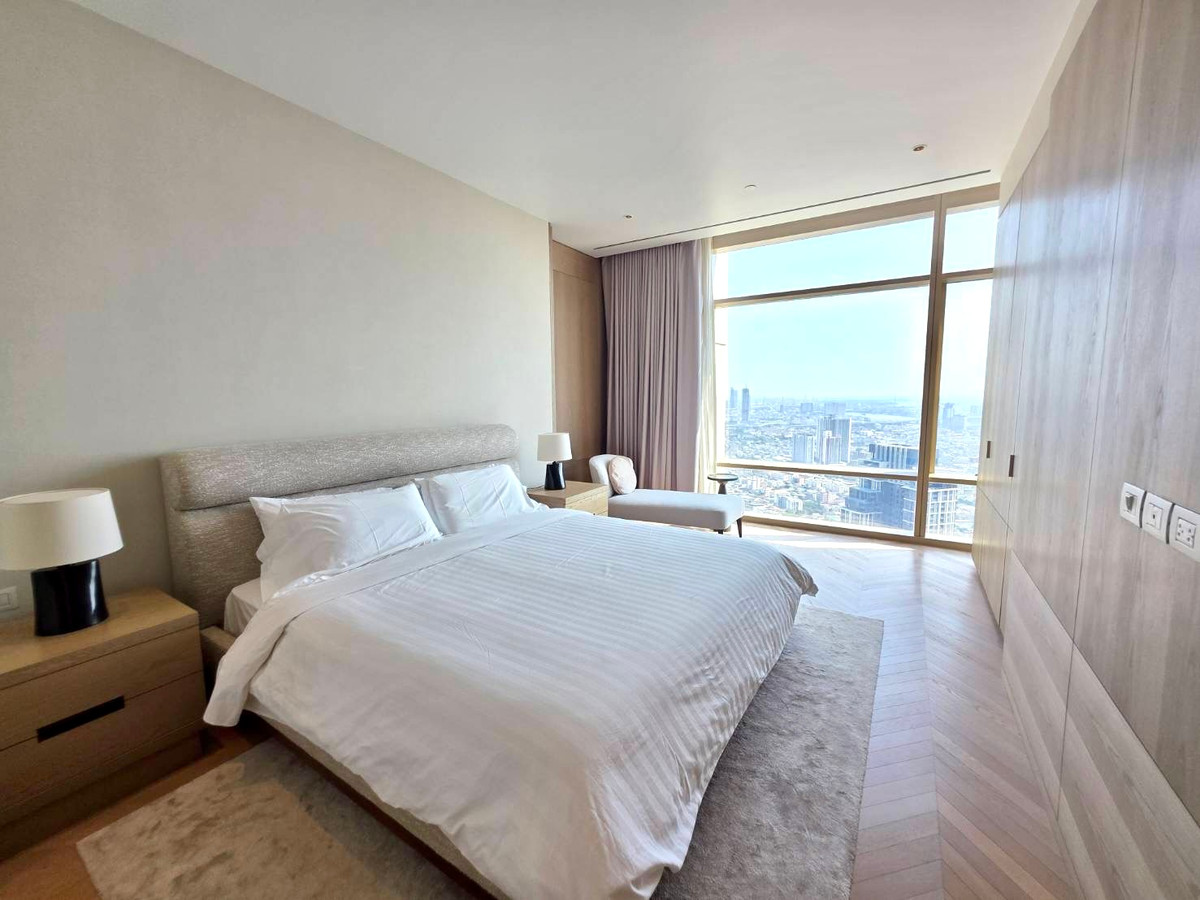 ให้เช่าคอนโดสาทร นราธิวาส : Four Season Private Residences: 2bed 3bath 123sqm 4XFl 260,000/mth Am: 0656199198