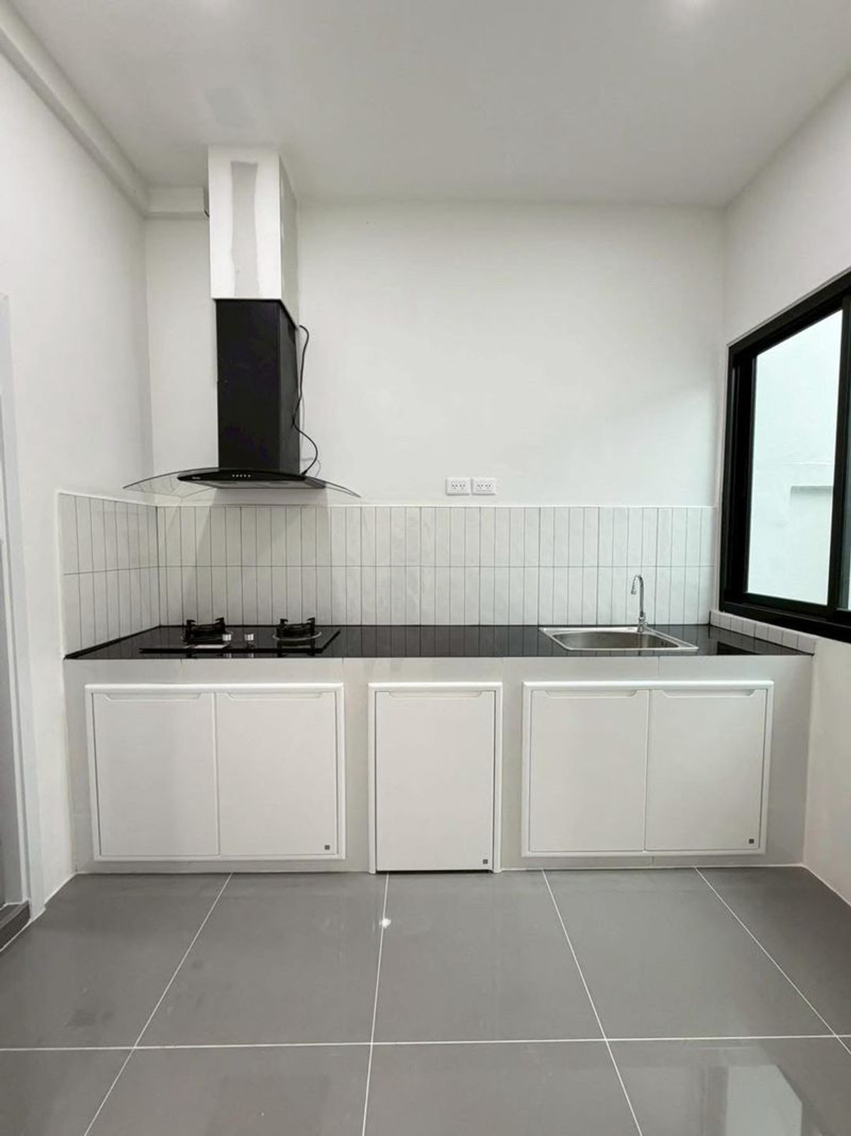 ขายทาวน์โฮมนวมินทร์ รามอินทรา : ทาวน์โฮม 3 ชั้น โครงการซิกเนเจอร์ วัชรพล (Sixnature Watcharapol) ขนาด 17 ตารางวา 3 ห้องนอน แขวงท่าแร้ง เขตบางเขน กรุงเทพมหานคร