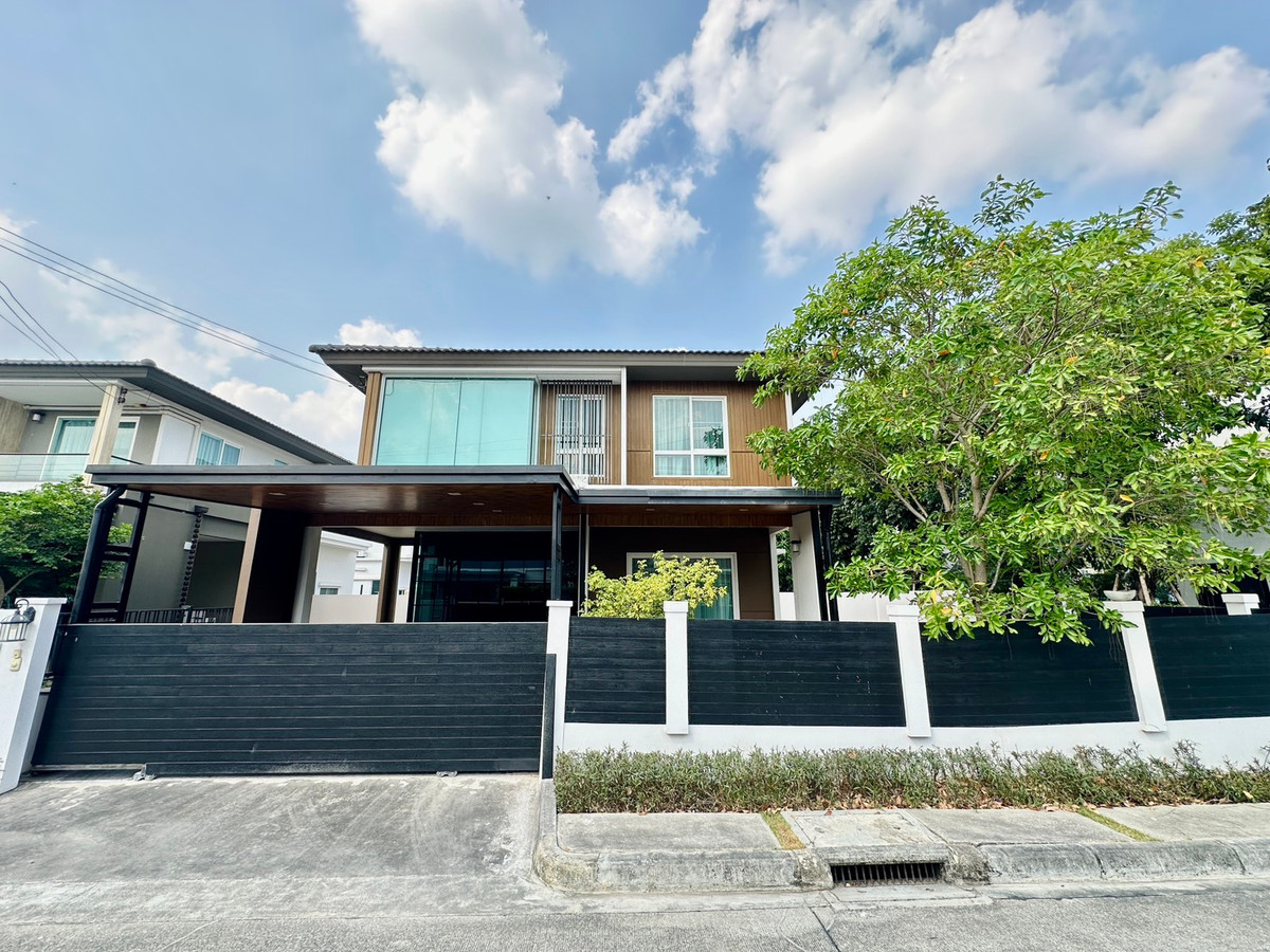 For SaleHouseMin Buri, Romklao : Incredible Price!! Single house for sale in Prueklada Wongwaen-Hatairat project, size 63.90 sq.wah. Fully built-in, ready to move in!!
