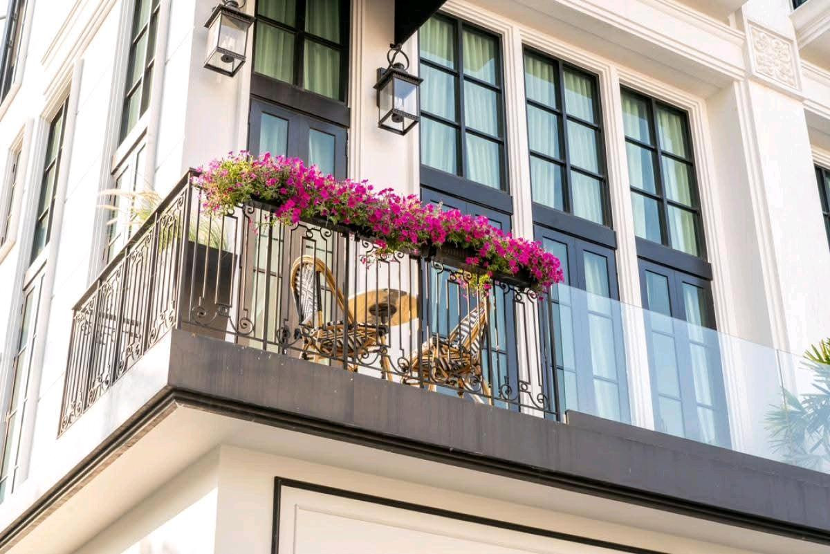 ทาวน์โฮมสุขุมวิท อโศก ทองหล่อ : 🚩For Rent/Sale : Maison blanche 67 / 🛗 Elevator / 3 Bed , 5 Bath