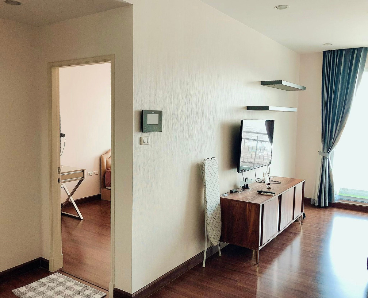 ขายคอนโดสาทร นราธิวาส : 💰 ราคาขาย ด่วน‼️3,600,000 บาท 🌆 วิวเมือง เห็นตึกมหานคร กลางคืนวิวสวยมาก