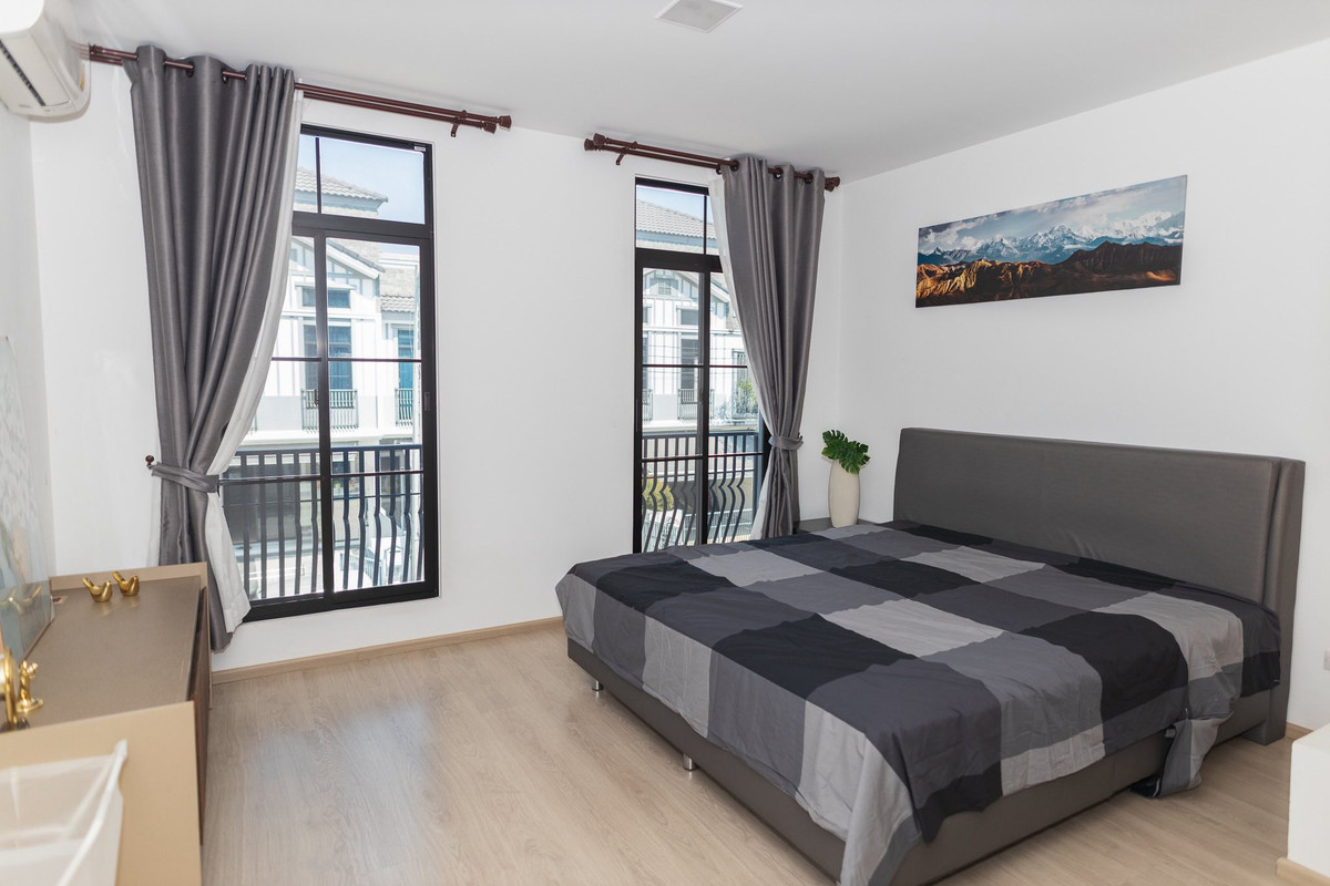 TownhomeBangna, Bearing, Lasalle : For Rent: Indy 5 Bangna Km.7, Price: 59,000 THB (Also available for Sale at 6.79 Million THB) [MKh260204]