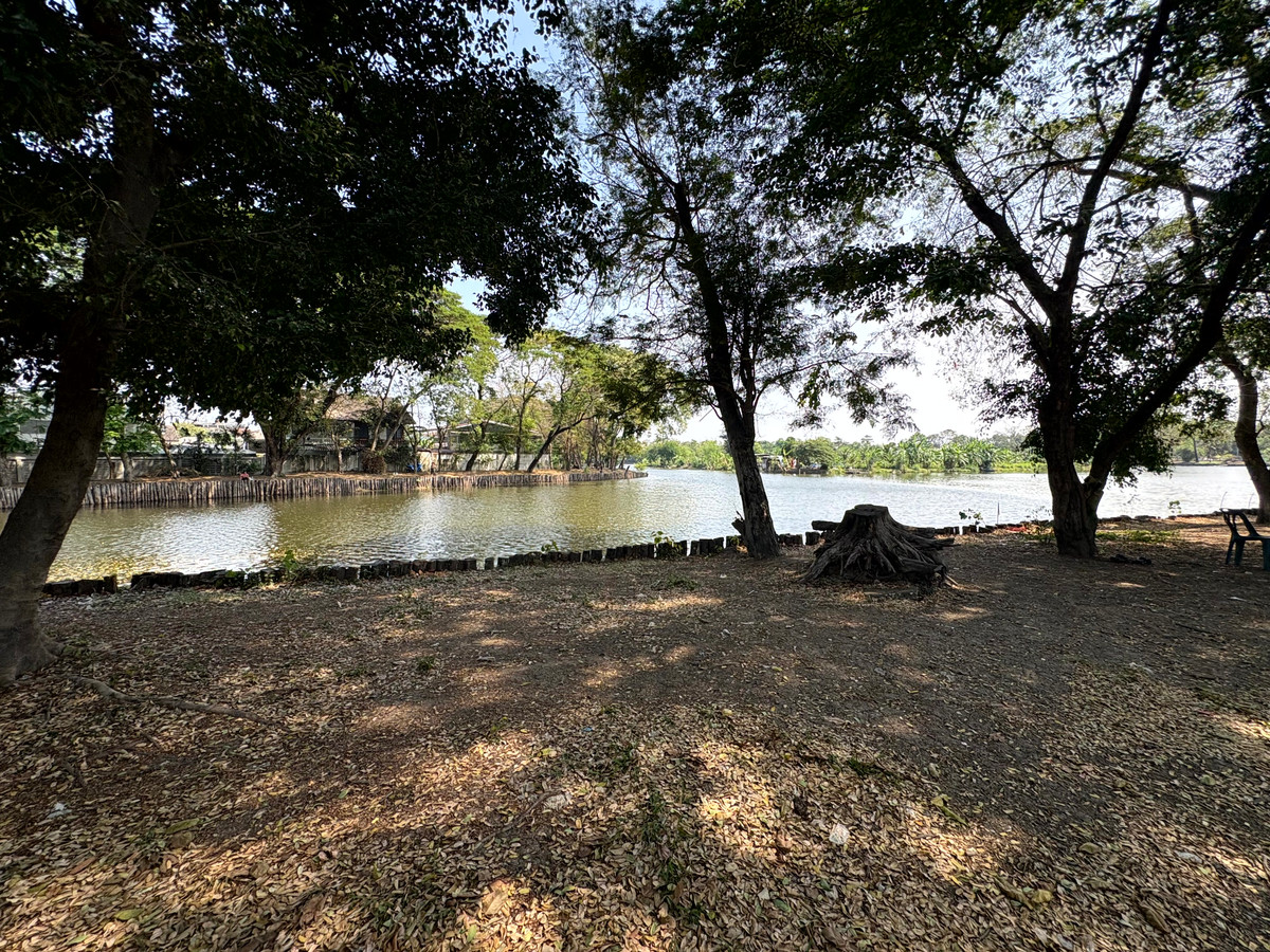 For SaleLandNawamin, Ramindra : (10 February 2026) Lakeside land 208 square wah, lakeside Nawamin Phirom Park, Nawamin 24 Uthen 8-2, width 25 meters, depth 32 meters, 8,500,000.- (40,800.- per square wah)