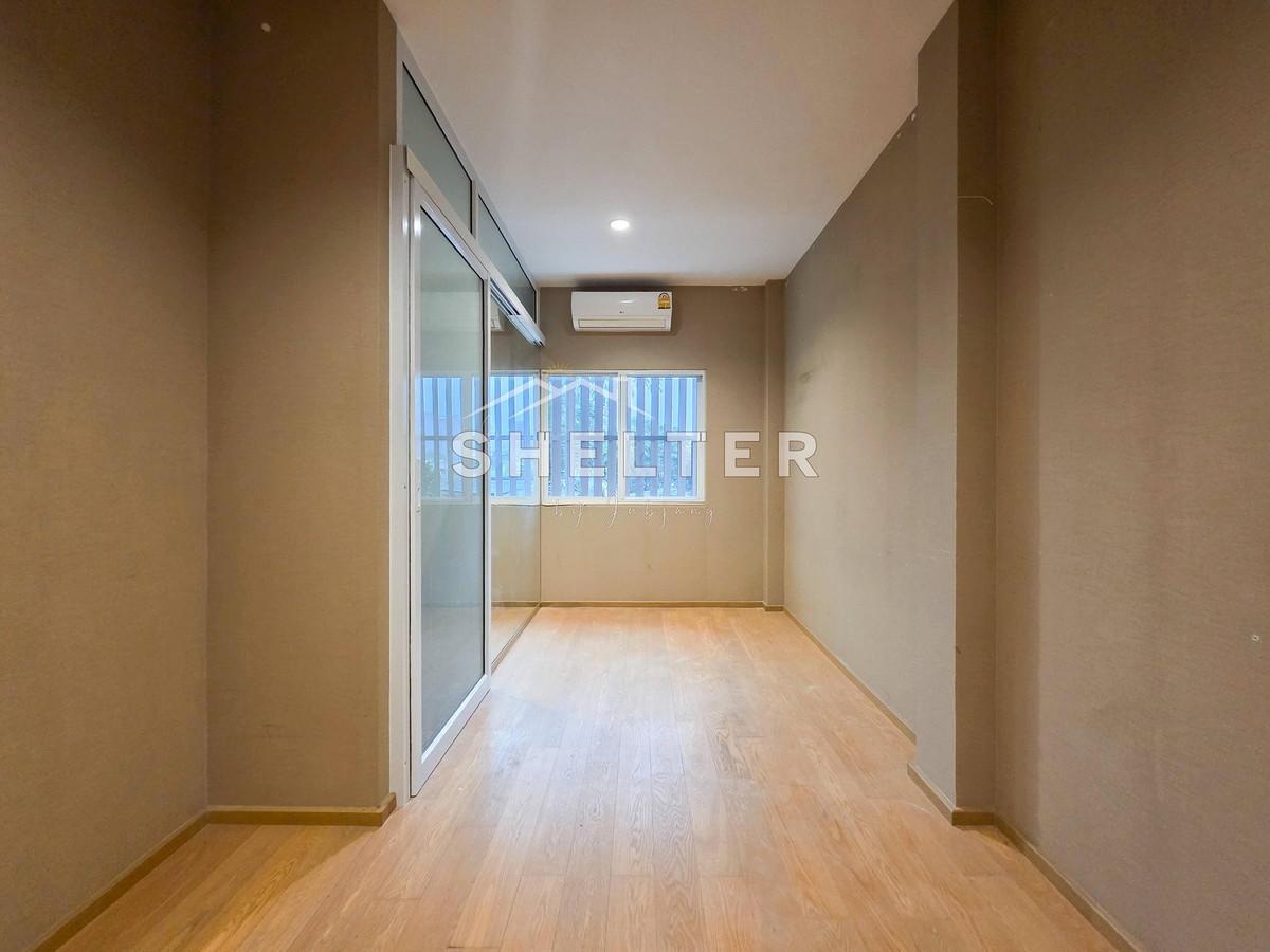 For SaleHousePattanakan, Srinakarin : 3-story detached house, modern style Project electrical wires into the ground Near The Nine and ABAC 🏠