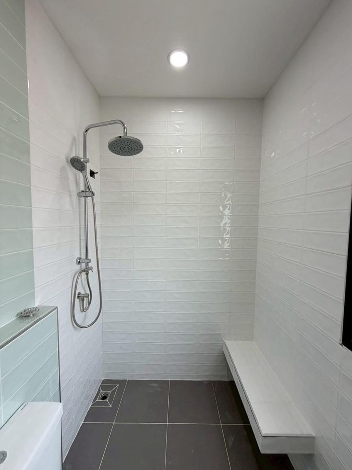 ขายทาวน์โฮมนวมินทร์ รามอินทรา : ทาวน์โฮม 3 ชั้น โครงการซิกเนเจอร์ วัชรพล (Sixnature Watcharapol) ขนาด 17 ตารางวา 3 ห้องนอน แขวงท่าแร้ง เขตบางเขน กรุงเทพมหานคร