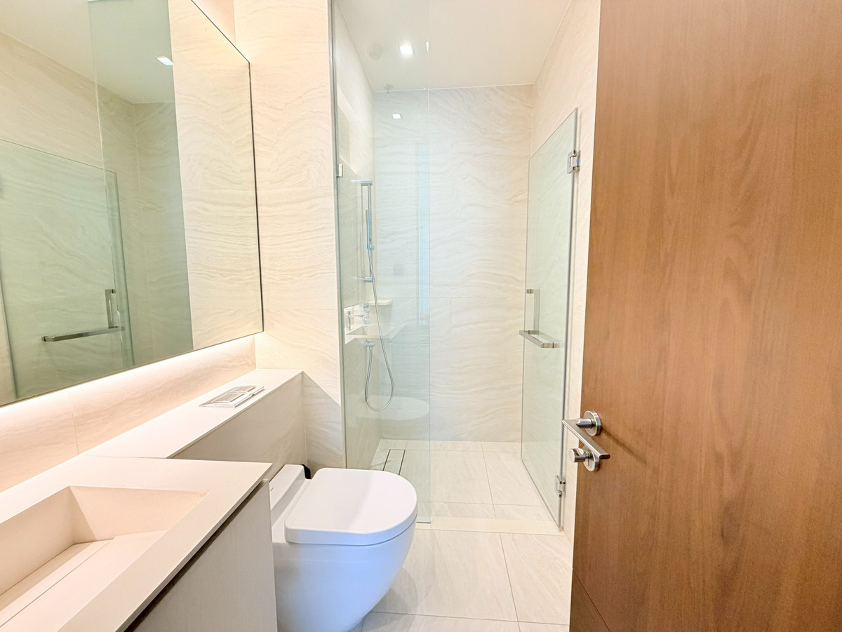 For SaleCondoSukhumvit, Asoke, Thonglor : Special price 35M🔥For Sale!! Condo 70m from BTS Thonglor | The Strand Thonglor | 2 spacious bedrooms ✨ automatic curtains Fully decorated and ready to move in