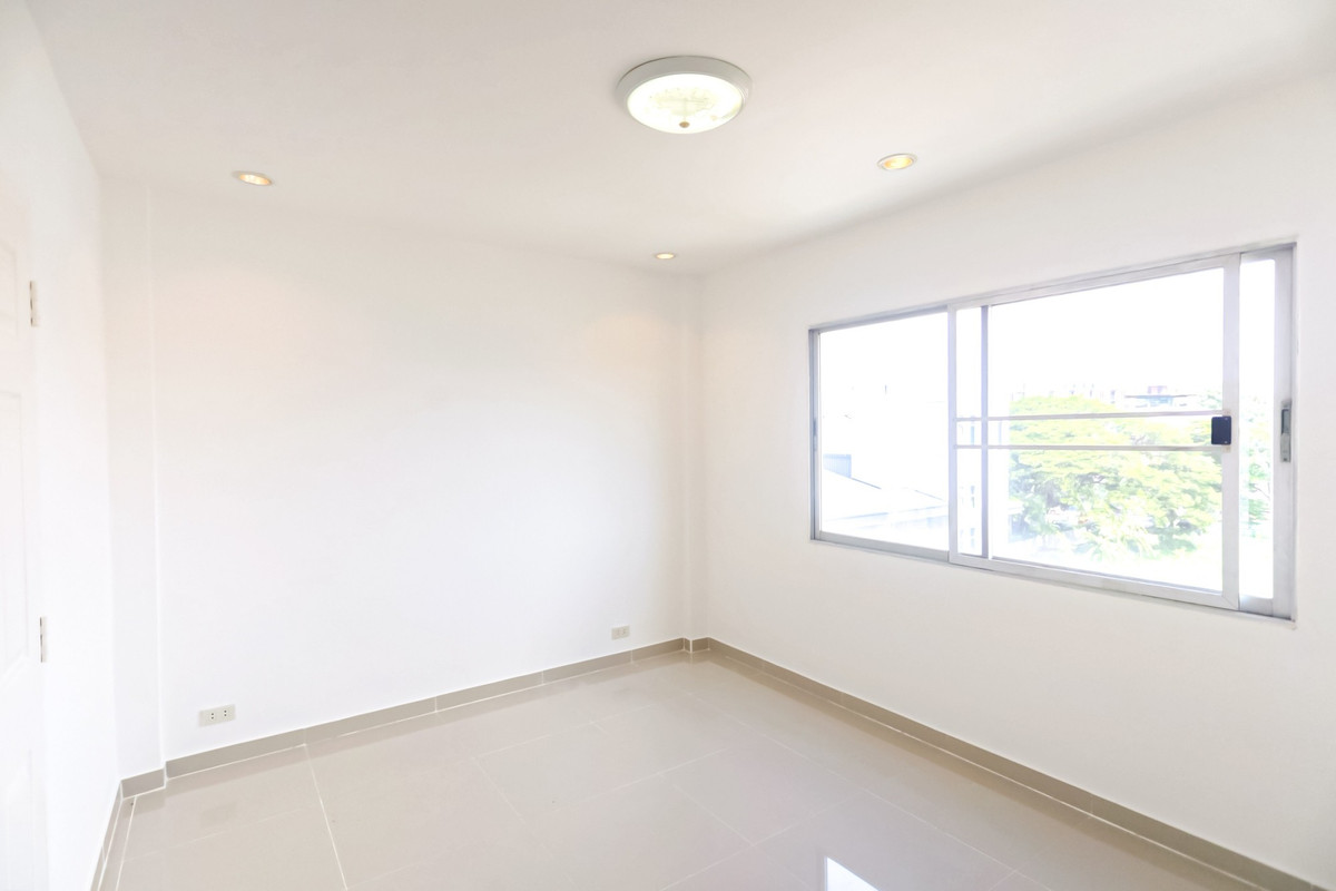 ขายทาวน์โฮมรามคำแหง หัวหมาก : ทาวน์โฮม 4 ชั้น ย่านทาวน์อินทาวน์ ใกล้โรงเรียนนานาชาติ เชื่อมต่อเส้นเลียบทางด่วนได้ทันที พร้อมเดินทางไปเอกมัย-ทองหล่อ🚘