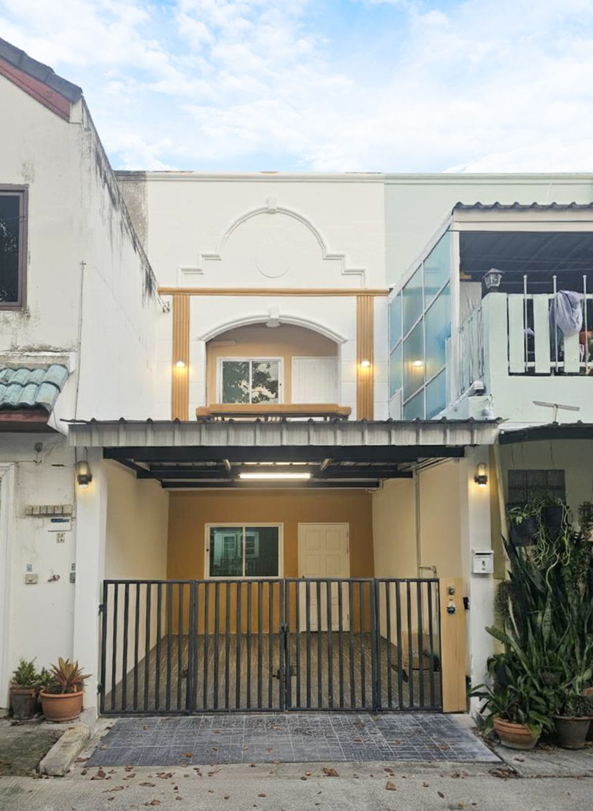 ขายทาวน์โฮมรามคำแหง หัวหมาก : ทาวน์เฮ้าส์ หัวหมาก 27 อาศัยก็ได้ ปล่อยเช่ายิ่งดี ใกล้มหาวิทยาลัยรามคำแหง และ ABAC 💰