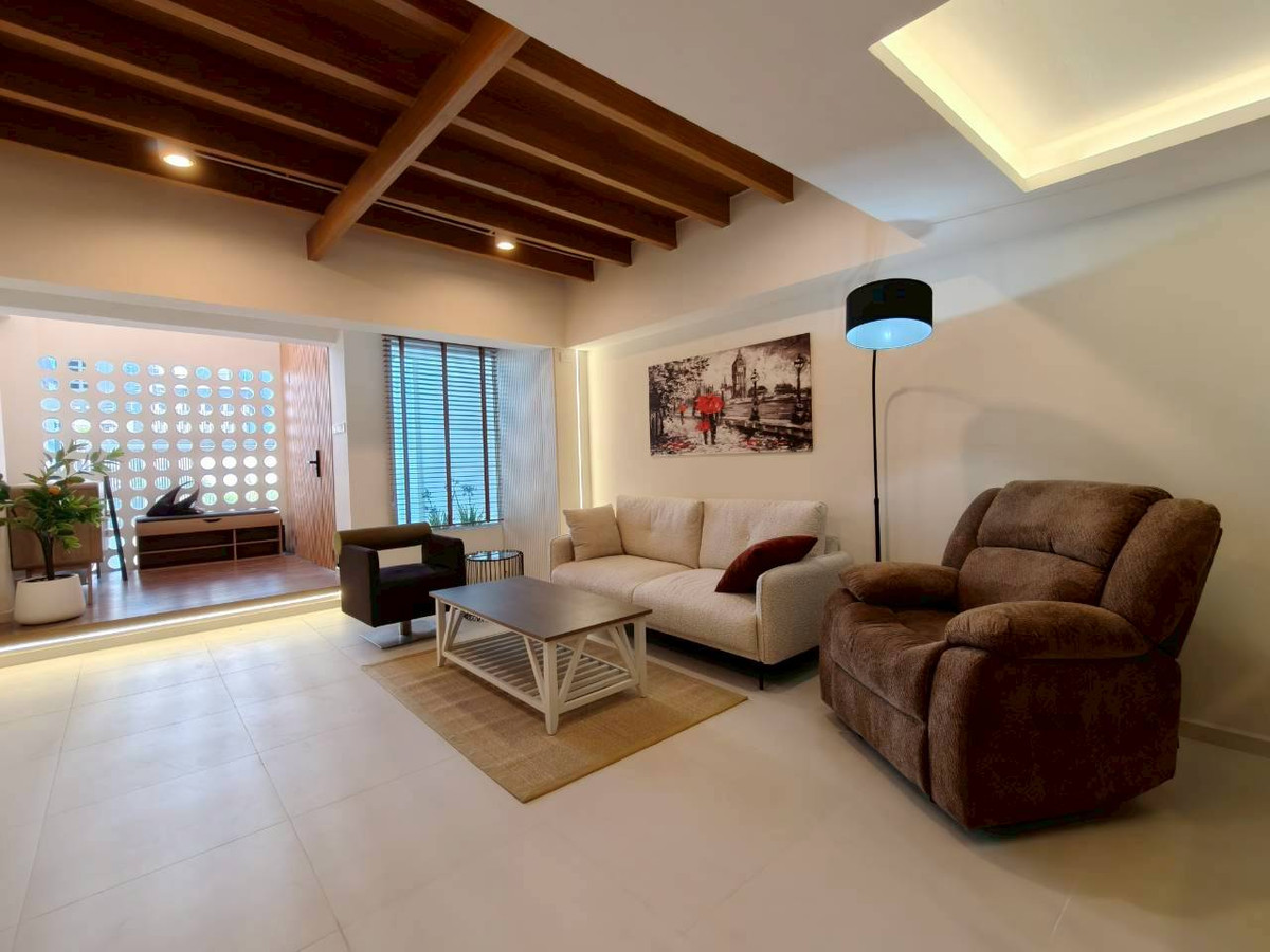 TownhomeOnnut, Udomsuk : 🏡 Newly renovated townhouse (Sukhumvit 71) in front of the house, wont hit anyone. Khlong Tan Niwet Village ✨ Can enter and exit both Sukhumvit-Phetchaburi | Near St. Andrews & expressway