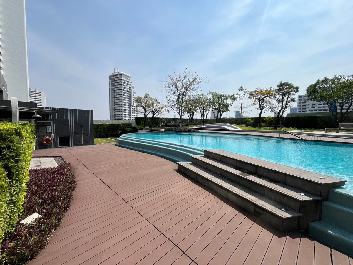 ขายคอนโดสุขุมวิท อโศก ทองหล่อ : 🌿 ขายคอนโดน่าอยู่ ทำเลเอกมัย ห้องมุม ทิศเหนือ วิวโล่ง CEIL by Sansiri | เอกมัย 12 | ตึก C