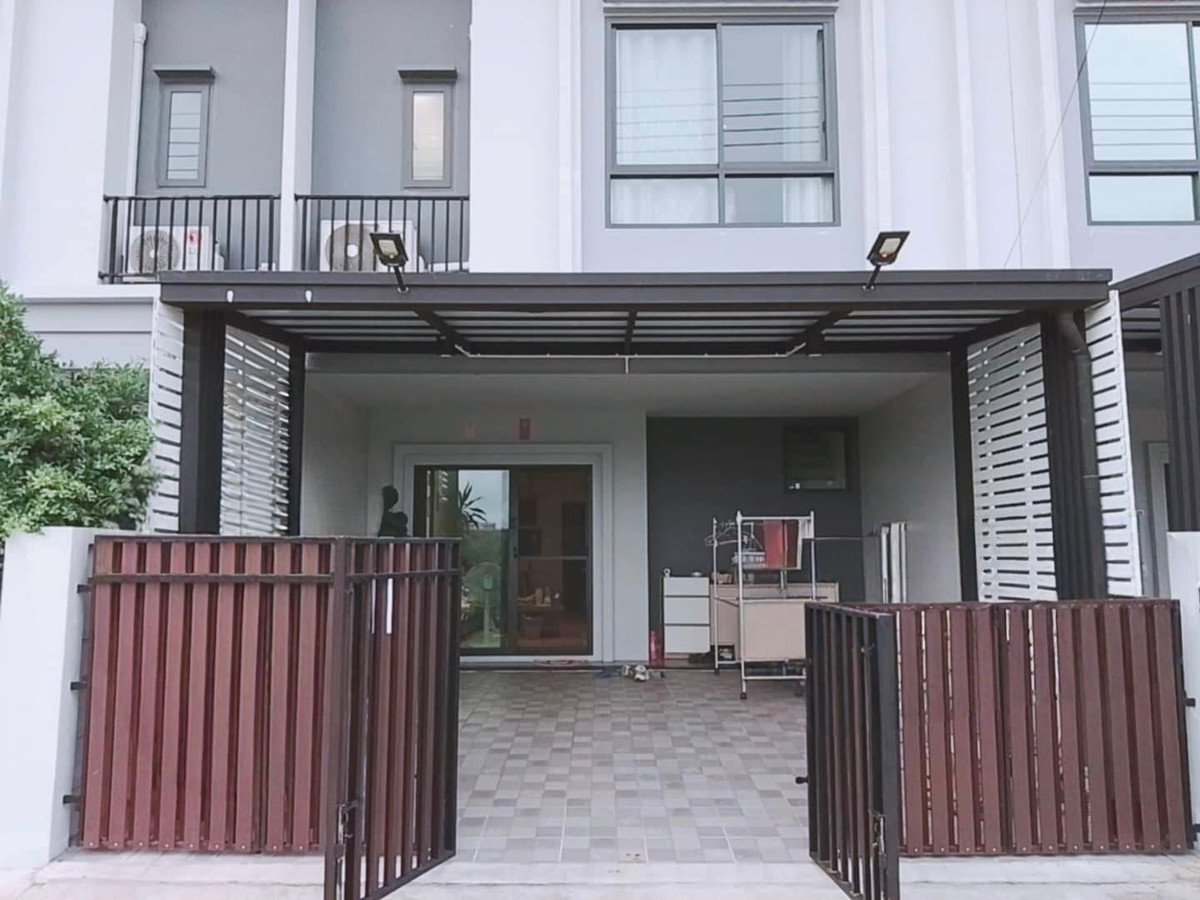 ขายทาวน์โฮมบางนา แบริ่ง ลาซาล : หน้าบ้านไม่ติดใคร 19.9ตรว 3นอน3น้ำ ทาวน์โฮม 2 ชั้น บริทาเนีย เมกะทาวน์ บางนา 