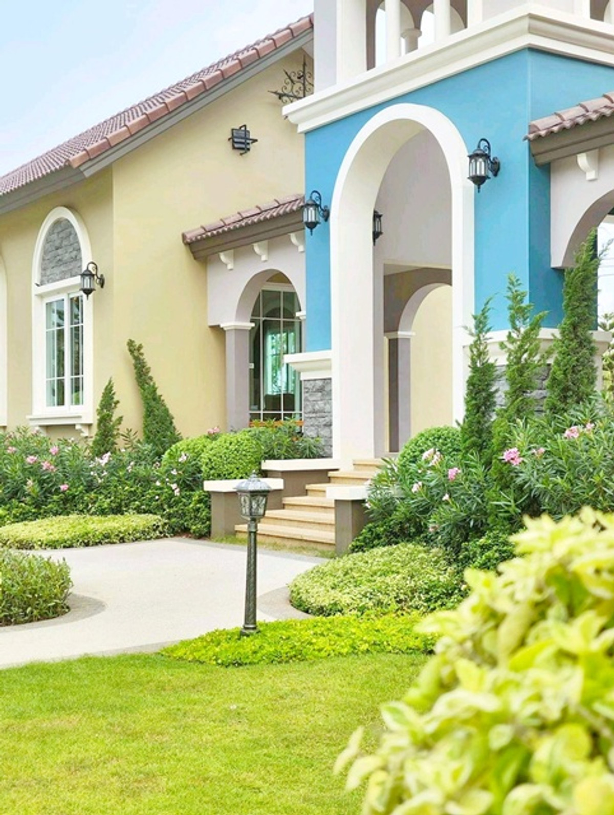 ให้เช่าทาวน์โฮมปทุมธานี รังสิต ธรรมศาสตร์ : ฟิวเจอร์พาร์ค รังสิต 800 ม. รังสิต-นครนายก 11-15 ให้เช่าทาวน์โฮมสุดหรู 2 ชั้น 3 นอน 2 น้ำ 18 ตร.วา. 145 ตร.ม. พร้อมเฟอร์ฯ