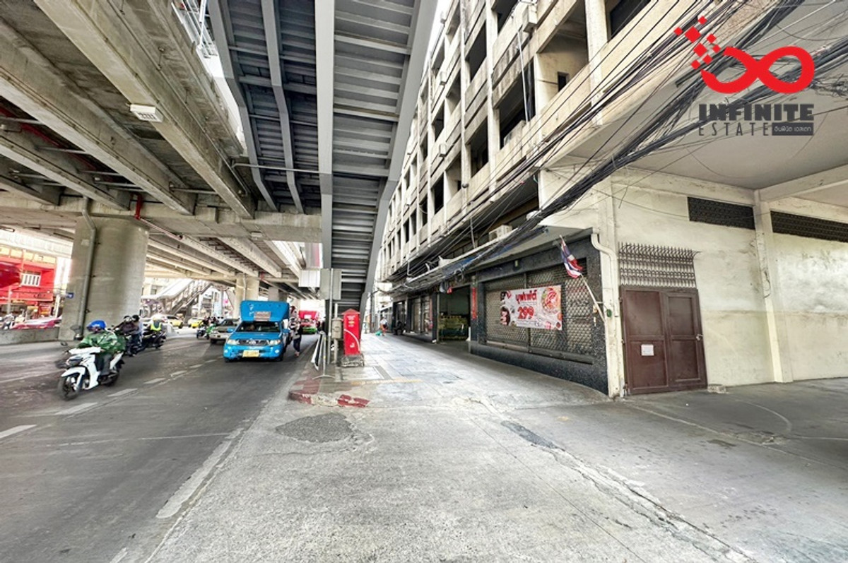 For SaleOfficePinklao, Charansanitwong : 4-story office building for sale, Charansanitwong, next to MRT Bang Khun Non, 1,174 sq m.