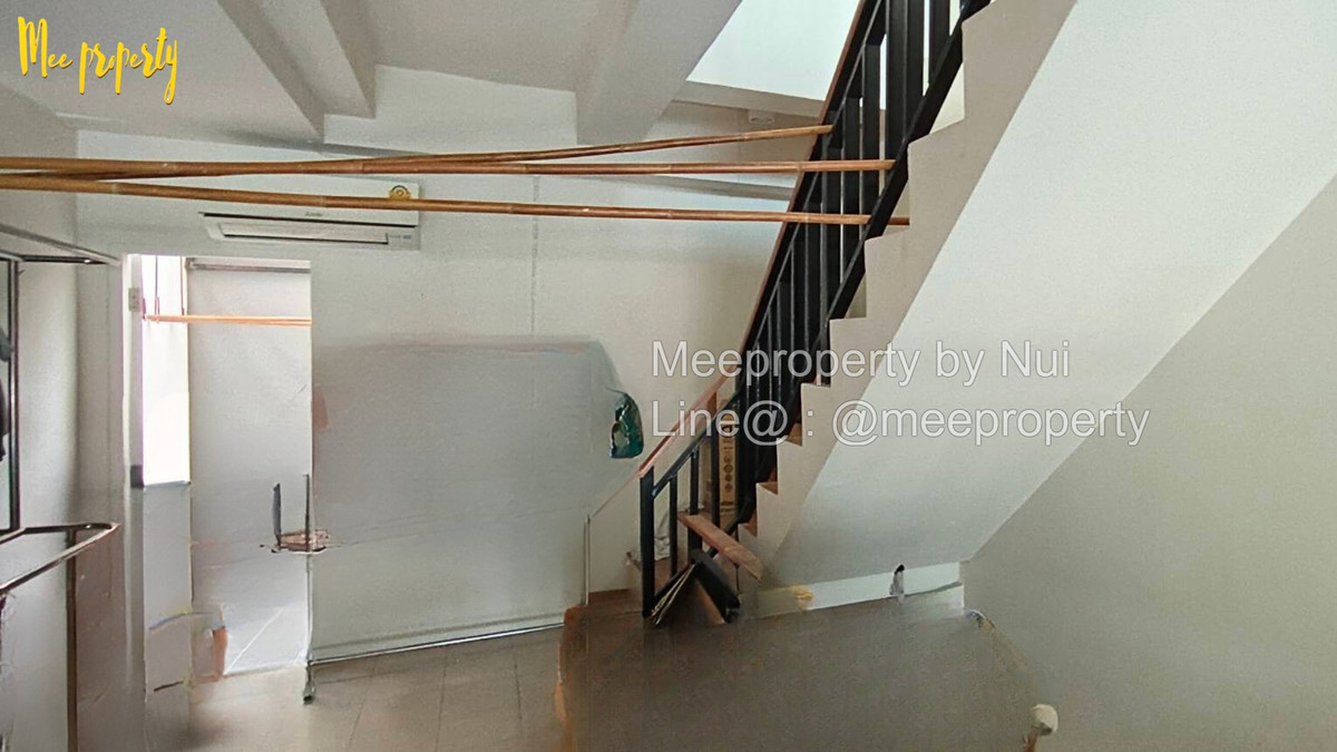 For SaleShop HouseRathburana, Suksawat : #Roadside building for sale, 3.5 floors, size 16 sq m, usable area 180 sq m. #Along Phutthabucha 36 Road, opposite 7-11 and CJ Market, has parking, community area, Soi Phutthabucha 36, ​​Bang Mot, Thung Khru ME-