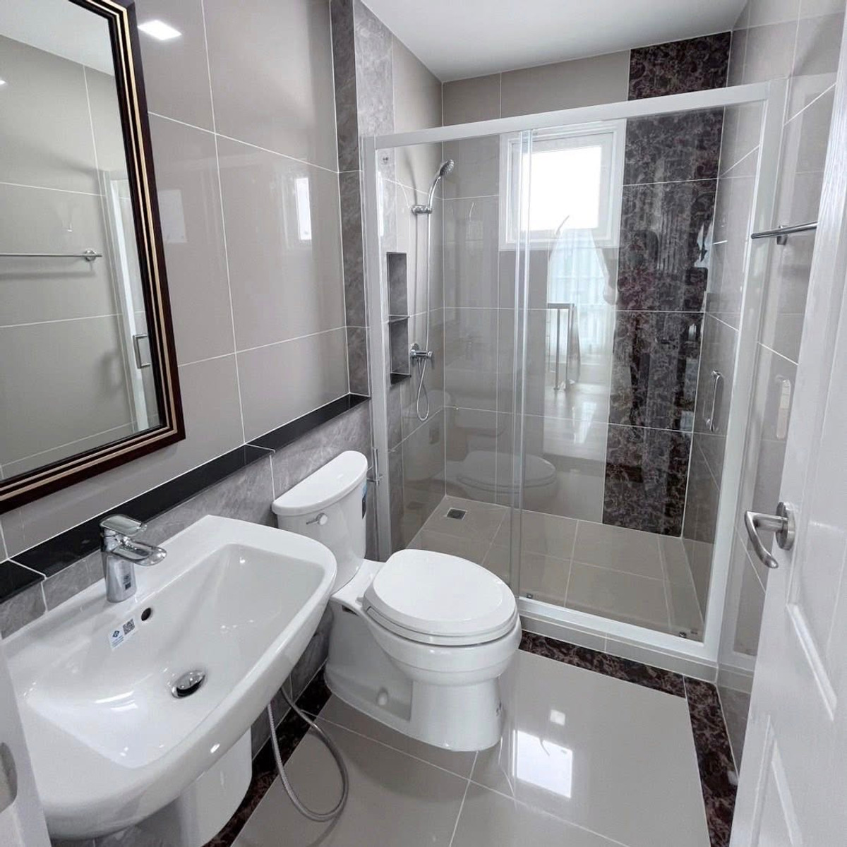 For RentSamut Prakan,Samrong : K-6720 For rent! Semi-detached house Golden Neo Sukhumvit Lasalle, ready to move in, near BTS and international school.