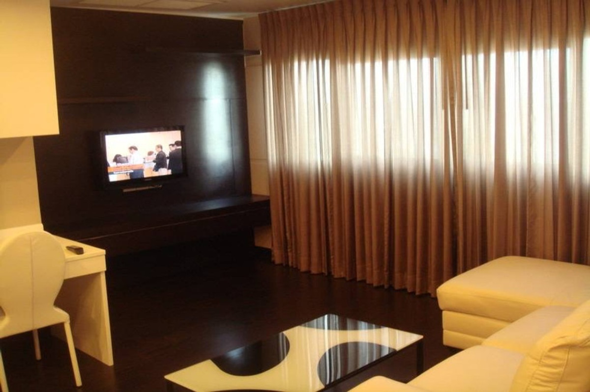 ขายคอนโดสาทร นราธิวาส : 🔥 ขายพร้อมผู้เช่า !! ทำเลดี, ชั้นสูง 20++, พร้อมที่จอดรถ Fixed !! 🔥 Code C20230203696..........Sathorn Gardens, 1 ห้องนอน, 1 ห้องน้ำ, แต่งครบ, ราคาพิเศษ!!📣📣