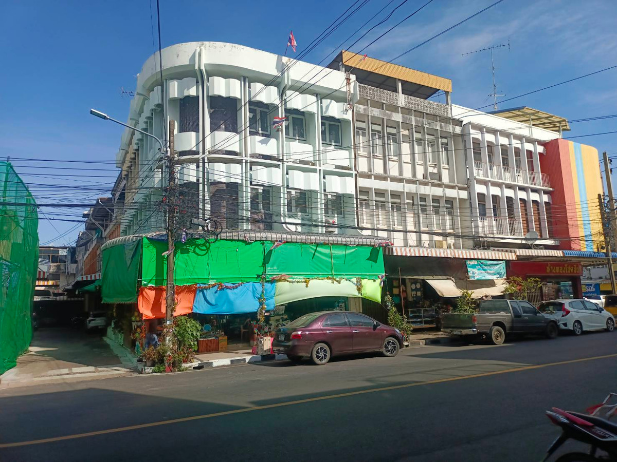For SaleShop HouseUbon Ratchathani : 🔥 Golden opportunity for investors! - For sale: 3 and a half story commercial building, most prominent trading location in Warin Chamrap.