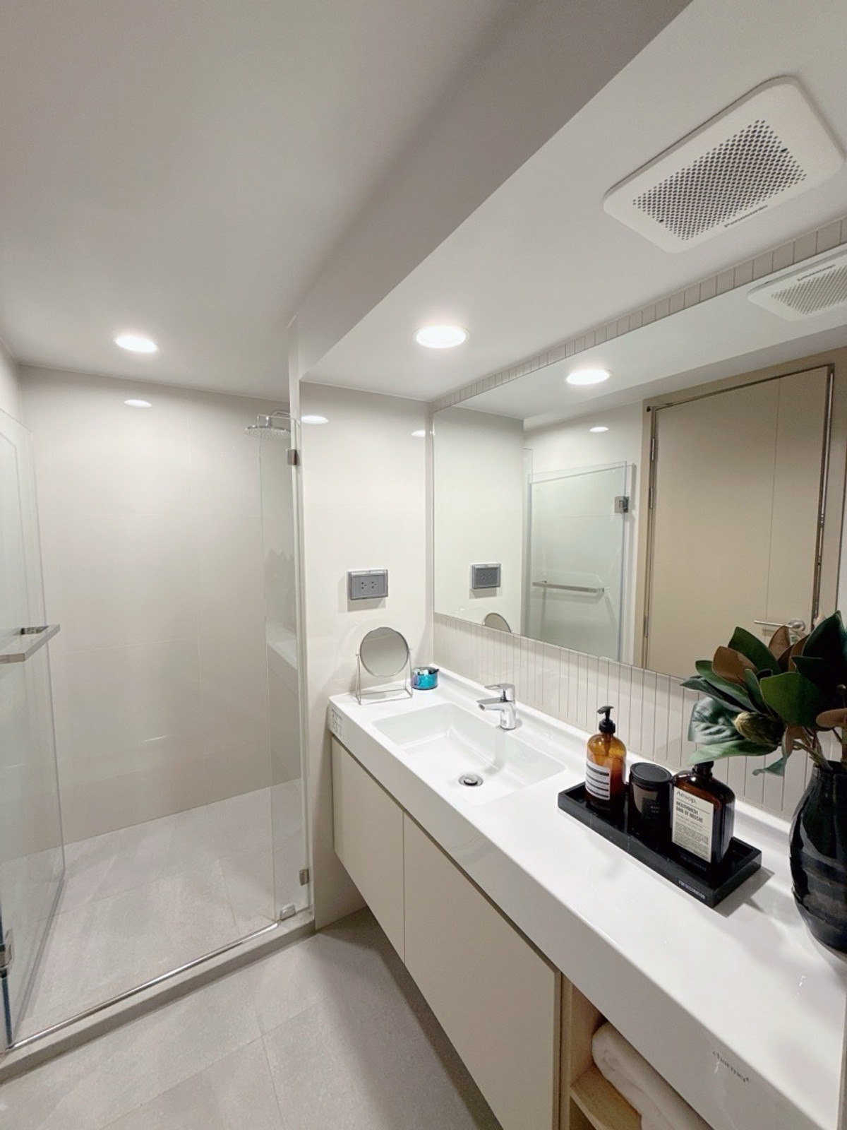 ขายคอนโดสยาม จุฬา สามย่าน : 𝐂𝐇𝐔𝐋𝐀 𝐂𝐇𝐔𝐋𝐀 ห้องใหม่ พร้อมอยู่ เจ้าของขายเอง ชั้นสูง 𝟐𝟑 วิวโล้ง ตำแหน่ง 25 ไม่บลอค พร้อมนัดดูห้องได้ตลอด 