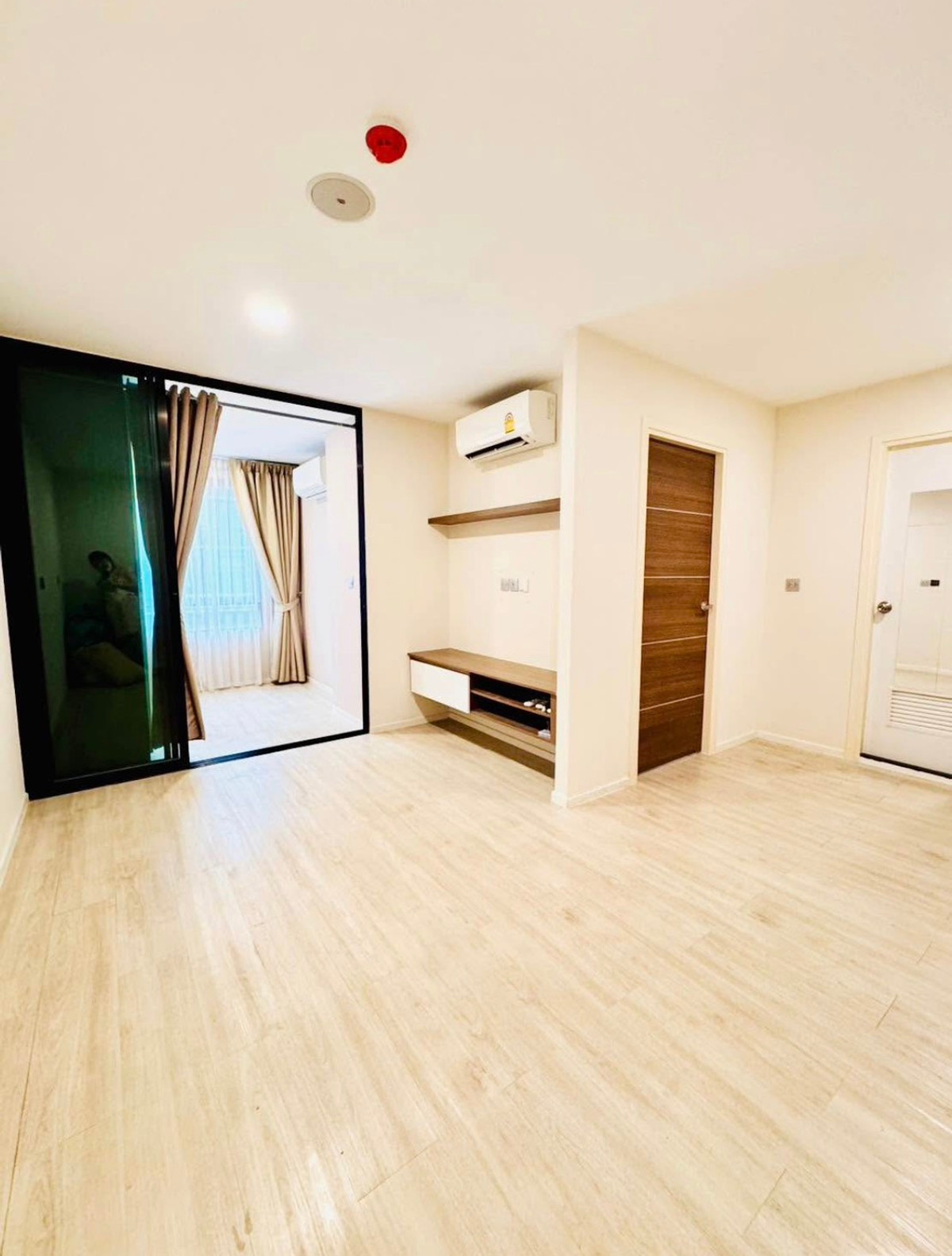 ขายคอนโดโชคชัย4 ลาดพร้าว71 : Atmoz Ladprao 71 / 2 Bedrooms (SALE WITH TENENT), แอทโมซ ลาดพร้าว 71 / 2 ห้องนอน (ขายพร้อมผู้เช่า) PINP225  