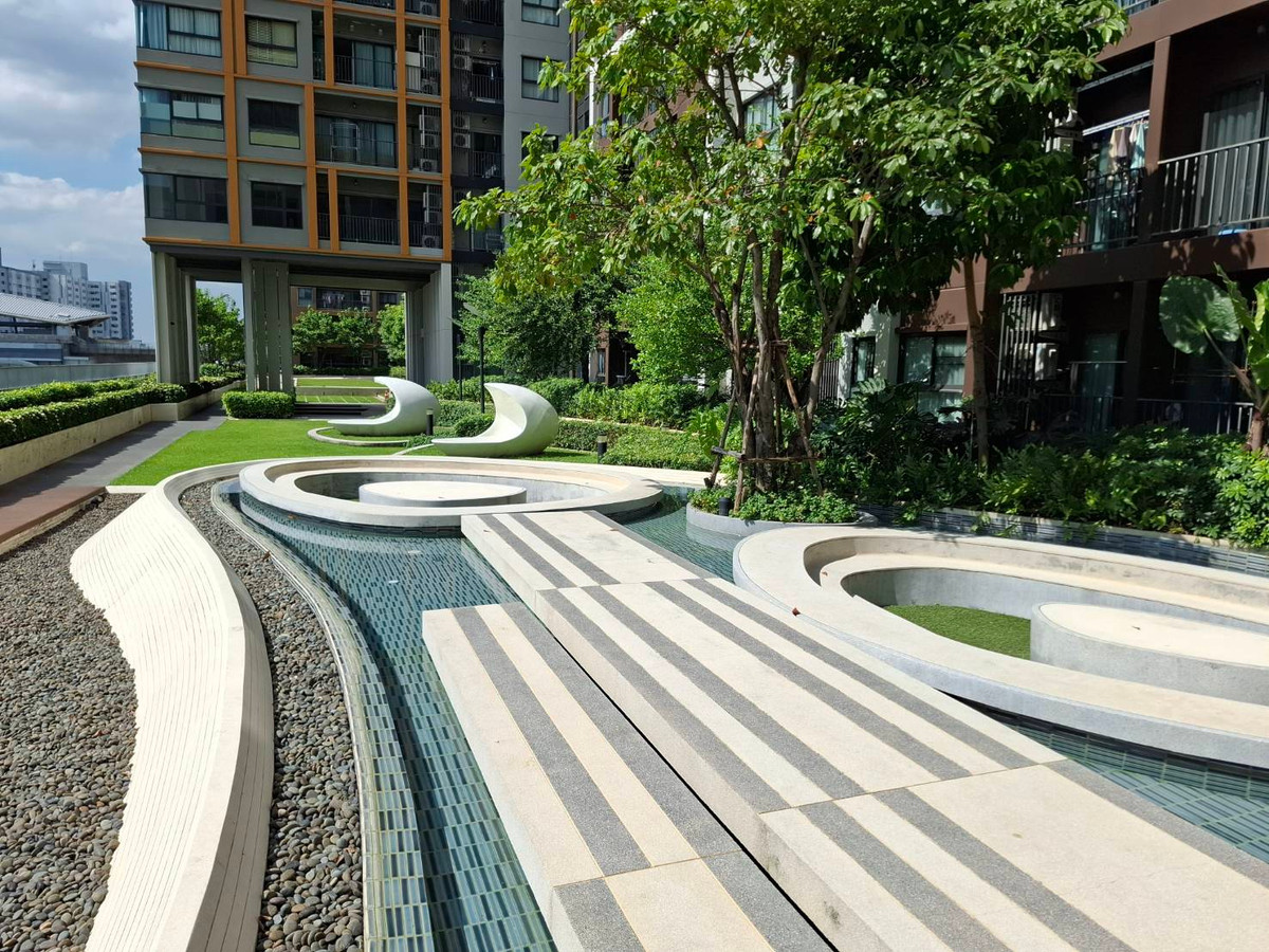 ให้เช่าคอนโดปิ่นเกล้า จรัญสนิทวงศ์ : 💻 ให้เช่า 1 Bed Plus มีห้องทำงานแยก 🏊 วิวสระน้ำสวยมาก ✨ @The Parkland จรัญ-ปิ่นเกล้า