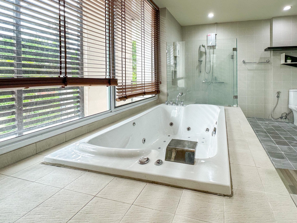 For SaleTownhomeSathorn, Narathiwat : 🏡 พื้นที่ใหญ่สะใจ 200 ตร.ม.! Townhome in Sathorn-Narathiwat location (fully furnished, ready to move in) | For sale Thanapat House ✨ 3 bedrooms, 4 bathrooms | Near Central Rama 3 & expressway