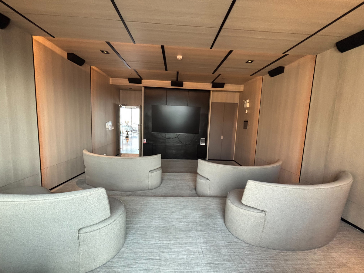 ให้เช่าคอนโดปิ่นเกล้า จรัญสนิทวงศ์ : 💻 ให้เช่า 1 Bed Plus มีห้องทำงานแยก 🏊 วิวสระน้ำสวยมาก ✨ @The Parkland จรัญ-ปิ่นเกล้า