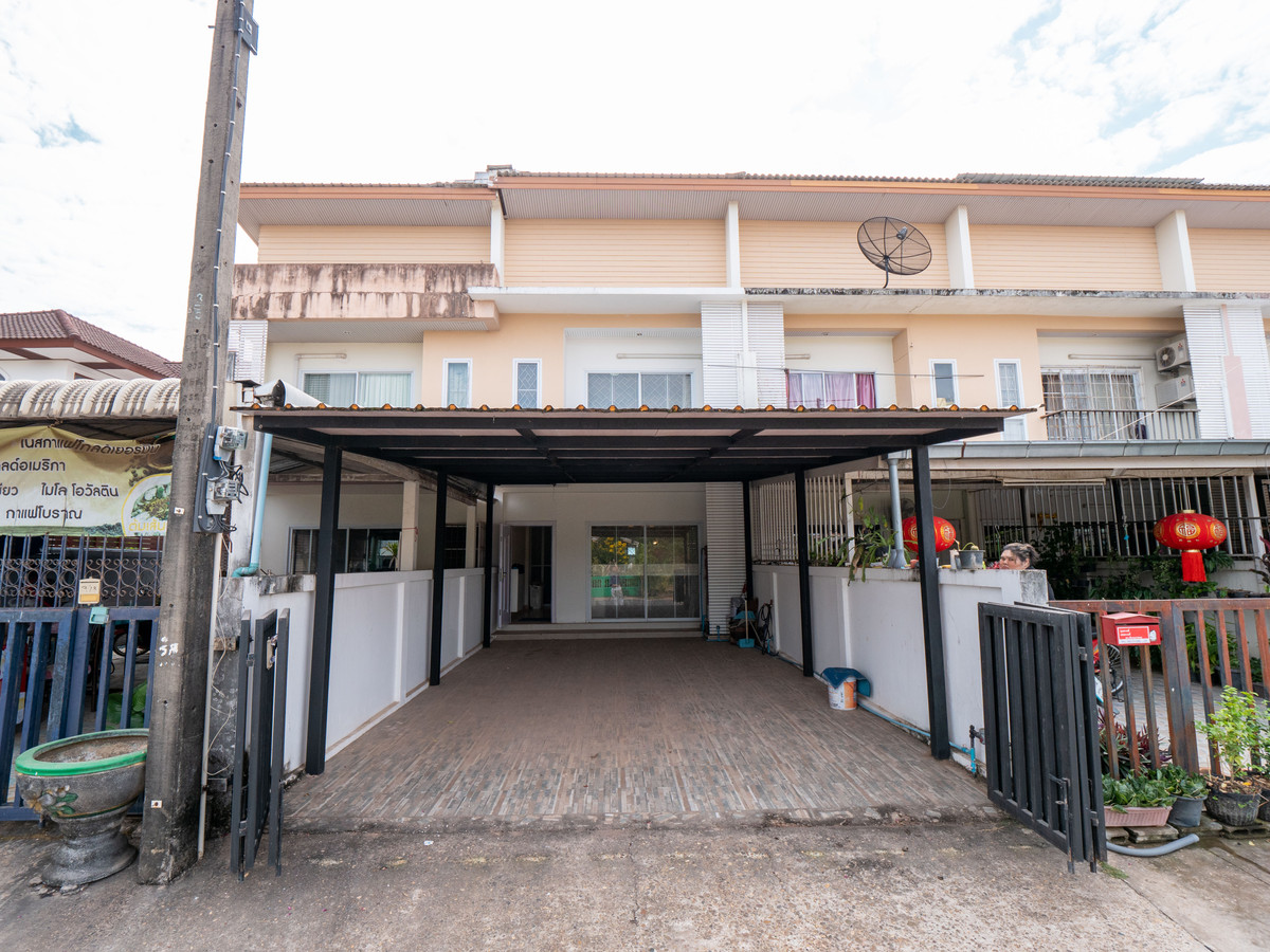 ขายทาวน์โฮมนครพนม : #ขายบ้านริมแม่น้ำโขง #เมืองนครพนม ทำเลดีมากๆ สวยสภาพดี 95% ขายถูก พร้อมอยู่ได้เลย 100 เมตร ถึงริมโขง  #ขายทาวน์เฮาส์ริมโขง 2 ชั้น ขนาด 34.9 ตรว. พื้นที่ใช้สอยรวม 200 ตรม. 2 นอน 2 น้ำ 1 ครัว 2 ที่จอดรถ 