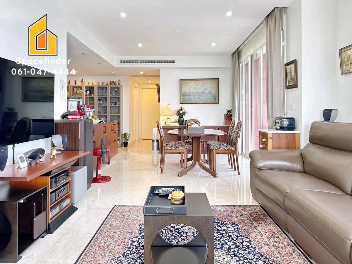 For SaleCondoWitthayu, Chidlom, Langsuan, Ploenchit : 3 Beds Pet-friendly Condo for sale 
Private sky terrace.